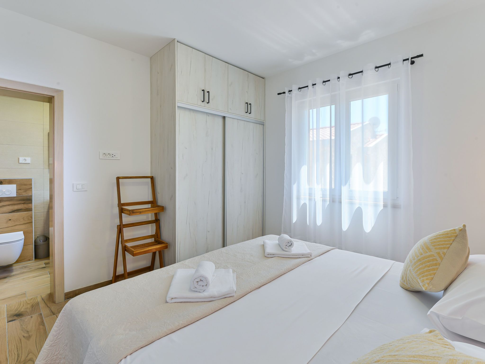 Neue Luxusvilla mit Schwimmbad, Sauna-Image-tags.info