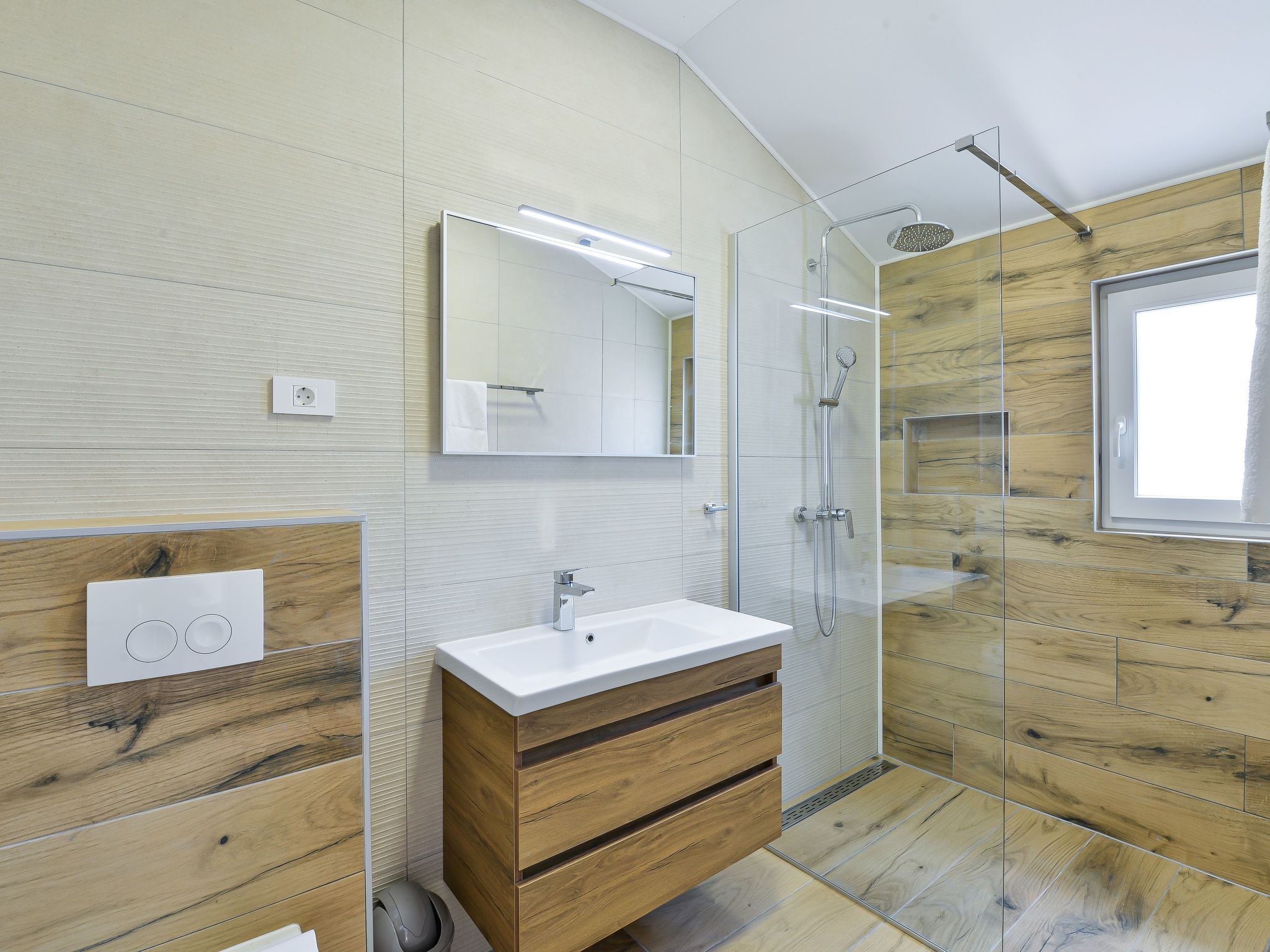 Neue Luxusvilla mit Schwimmbad, Sauna-Image-tags.info