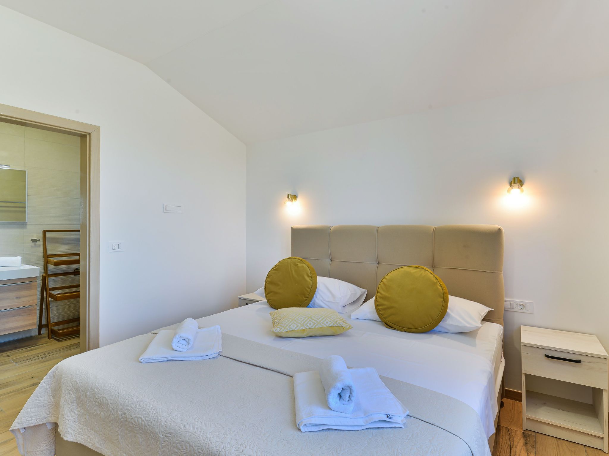 Neue Luxusvilla mit Schwimmbad, Sauna-Image-tags.info