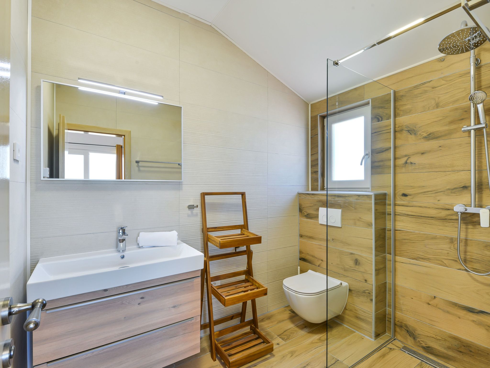 Neue Luxusvilla mit Schwimmbad, Sauna-Image-tags.info