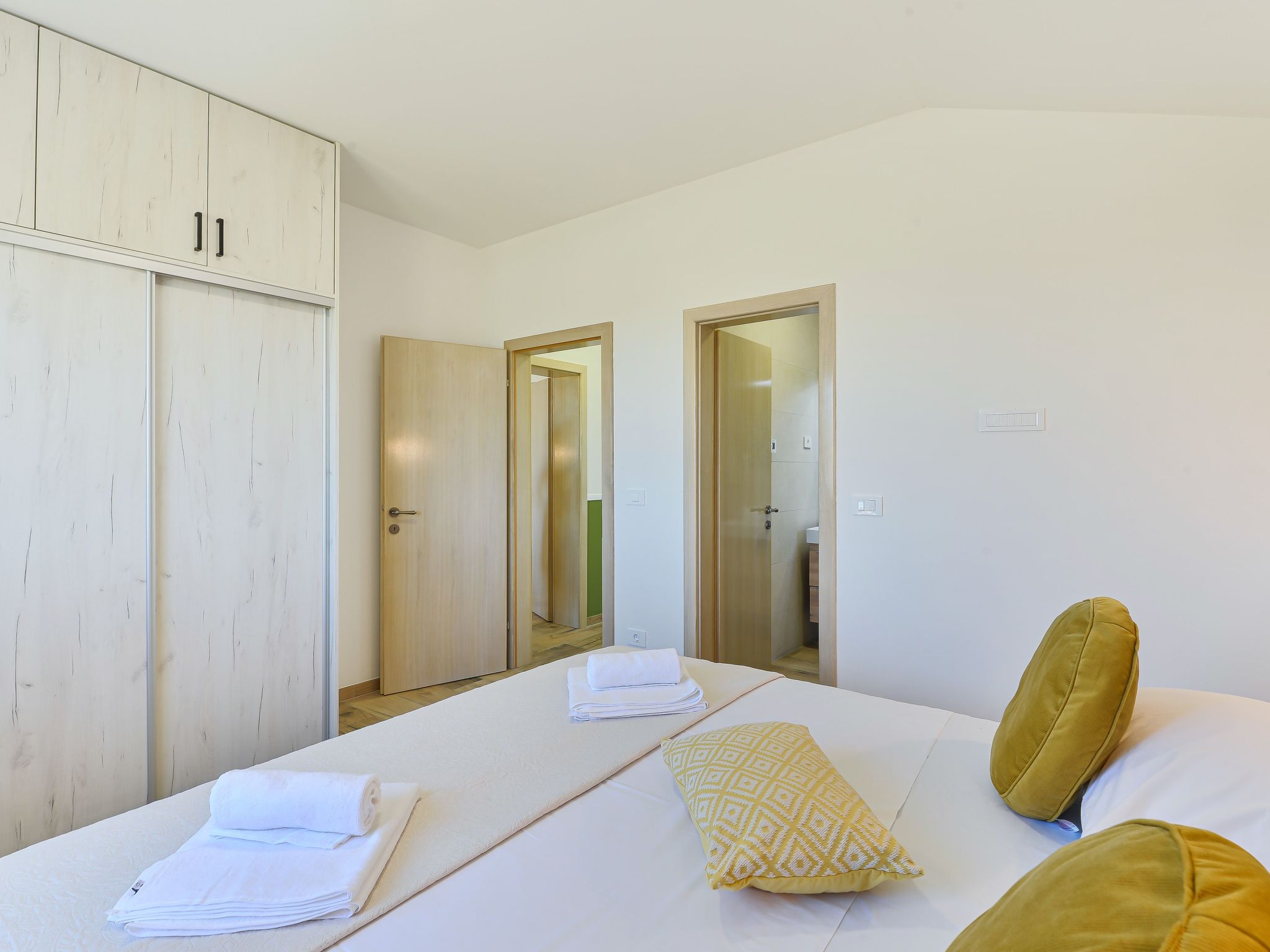 Neue Luxusvilla mit Schwimmbad, Sauna-Image-tags.info