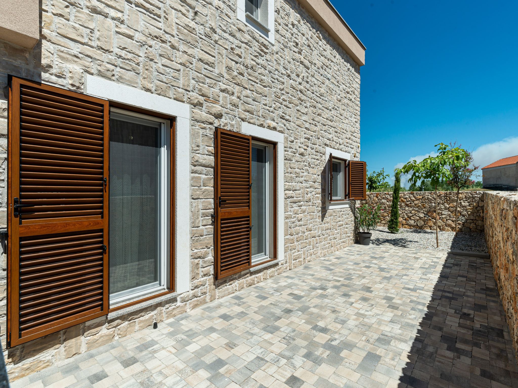 Neue Luxusvilla mit Schwimmbad, Sauna-Image-tags.info