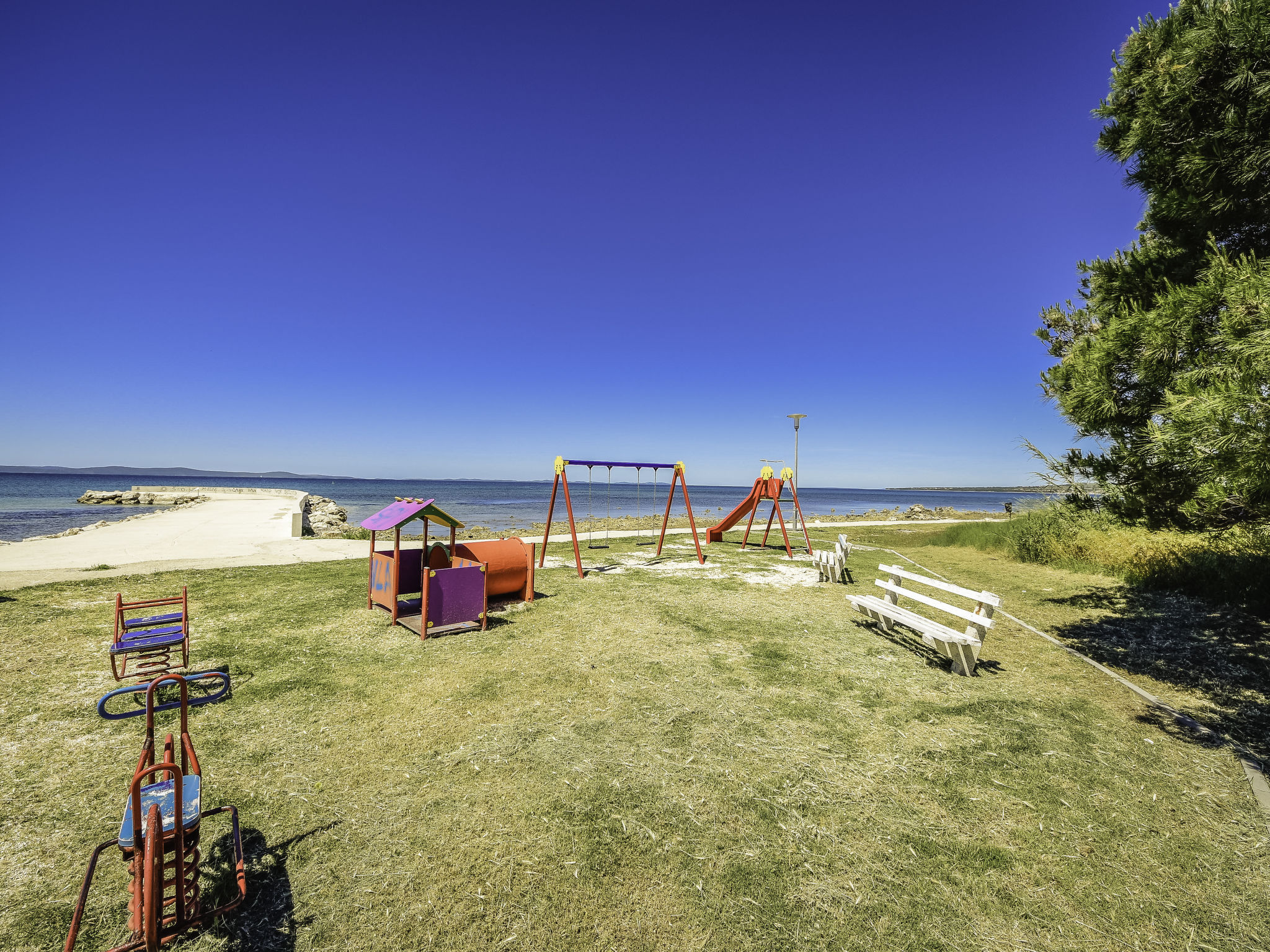 Neue Luxusvilla mit Schwimmbad, Sauna-Environnement