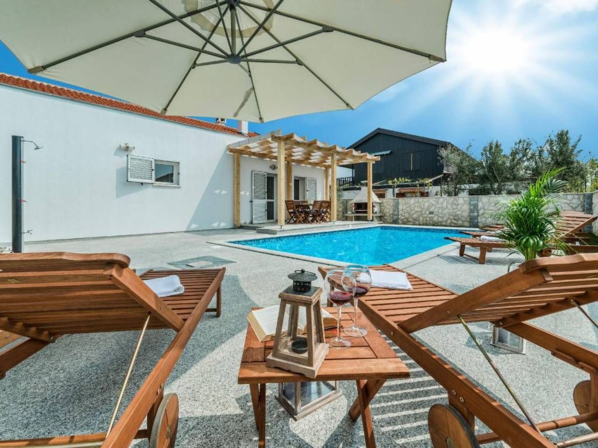 Strandhaus mit Pool in Meeresnähe