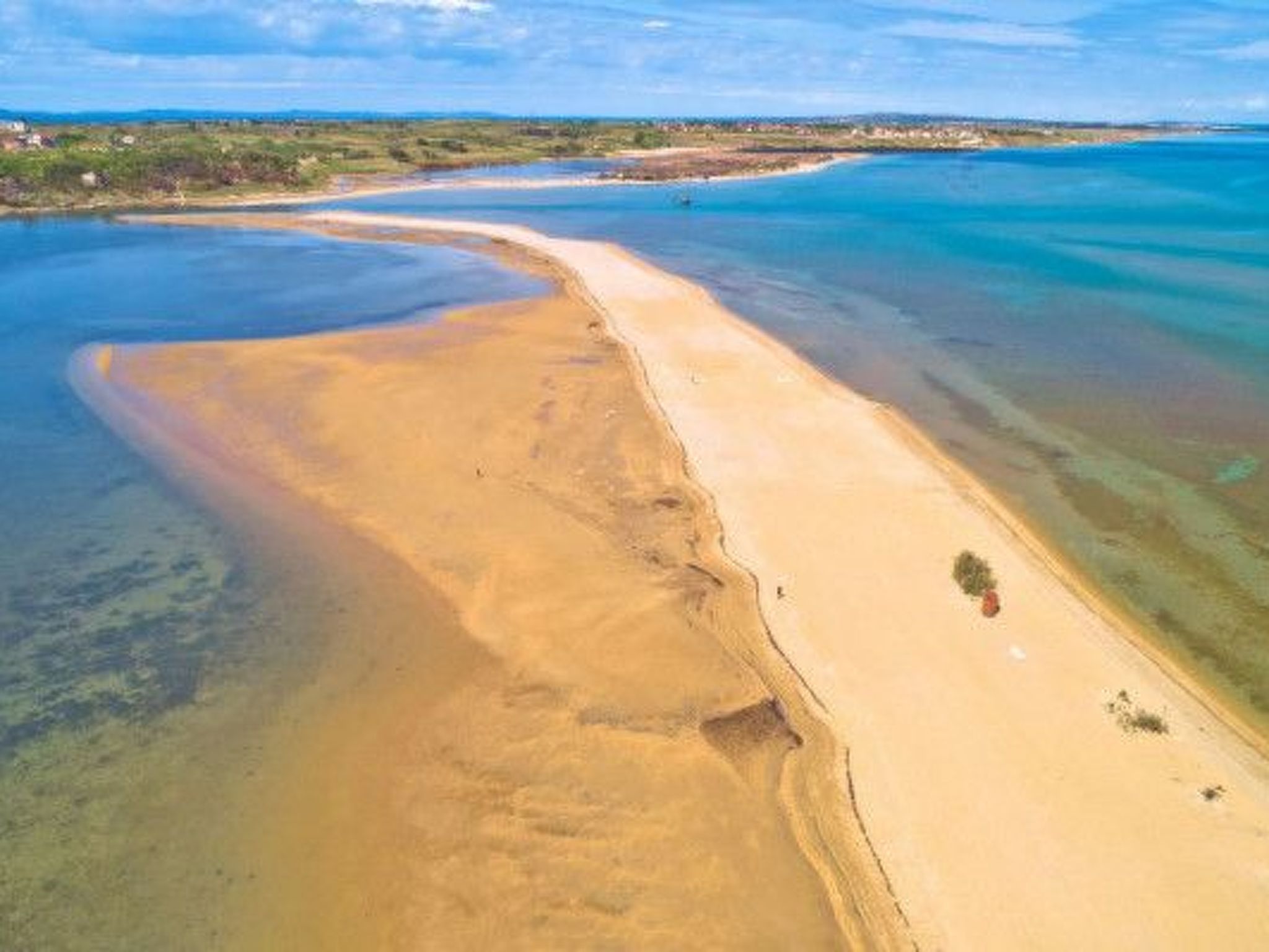 Strandhaus mit Pool in Meeresnähe-Image-tags.info