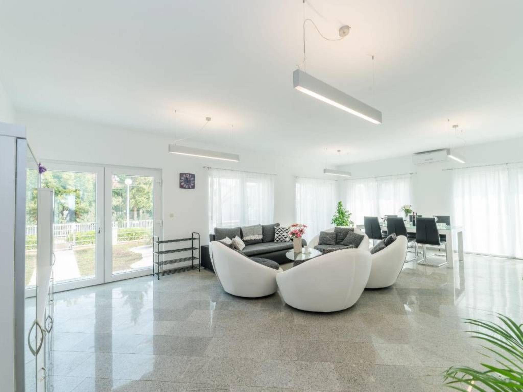 Strandhaus mit Pool in Meeresnähe-Image-tags.info