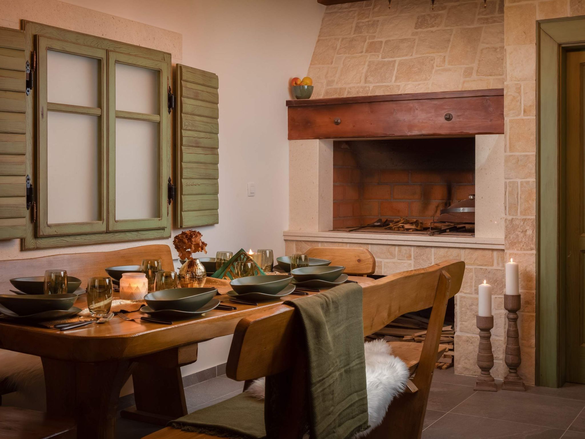 Villa in Strandnähe, Pool, Kinderspielplatz-Image-tags.info