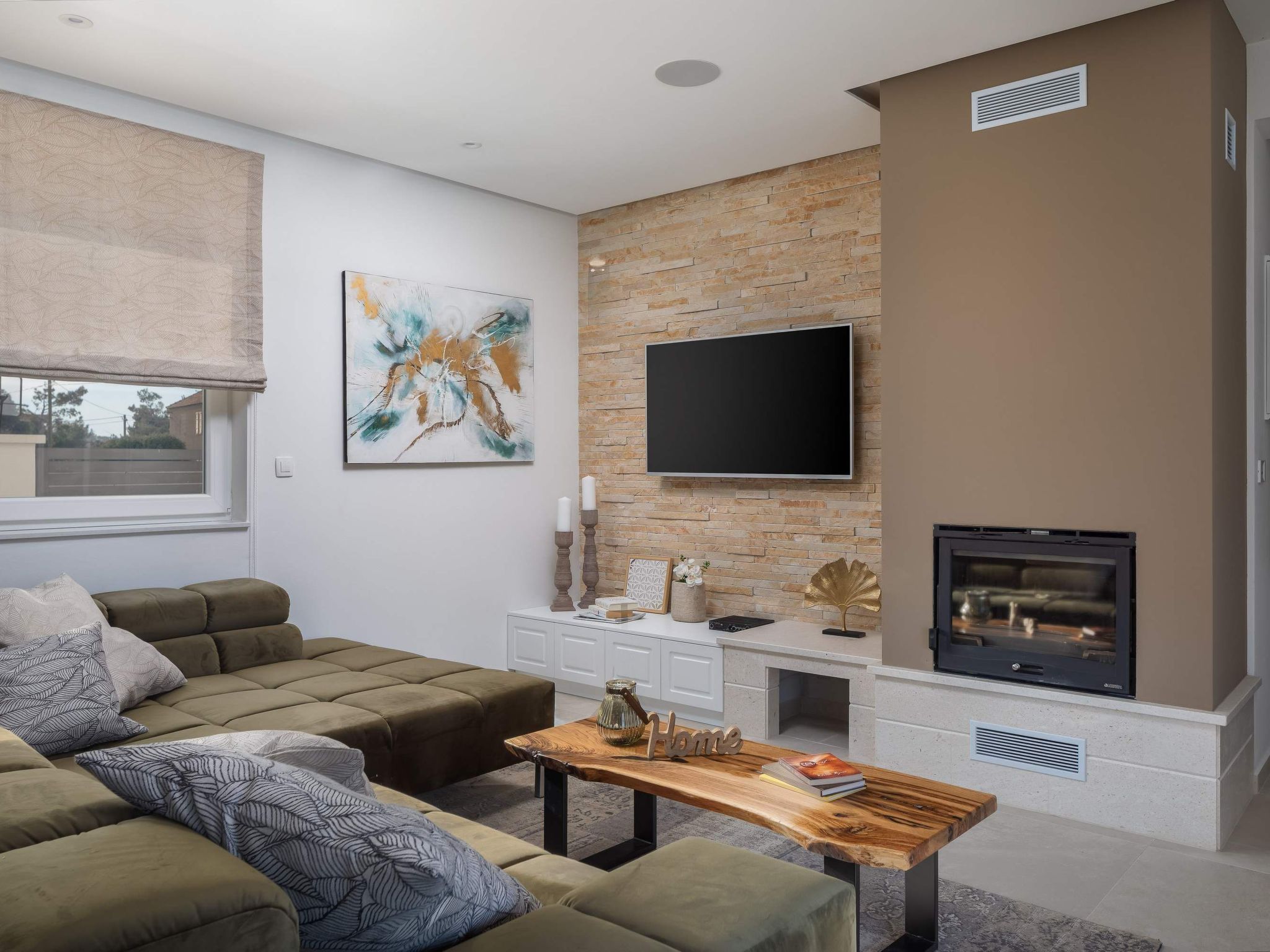 Villa in Strandnähe, Pool, Kinderspielplatz-Image-tags.info