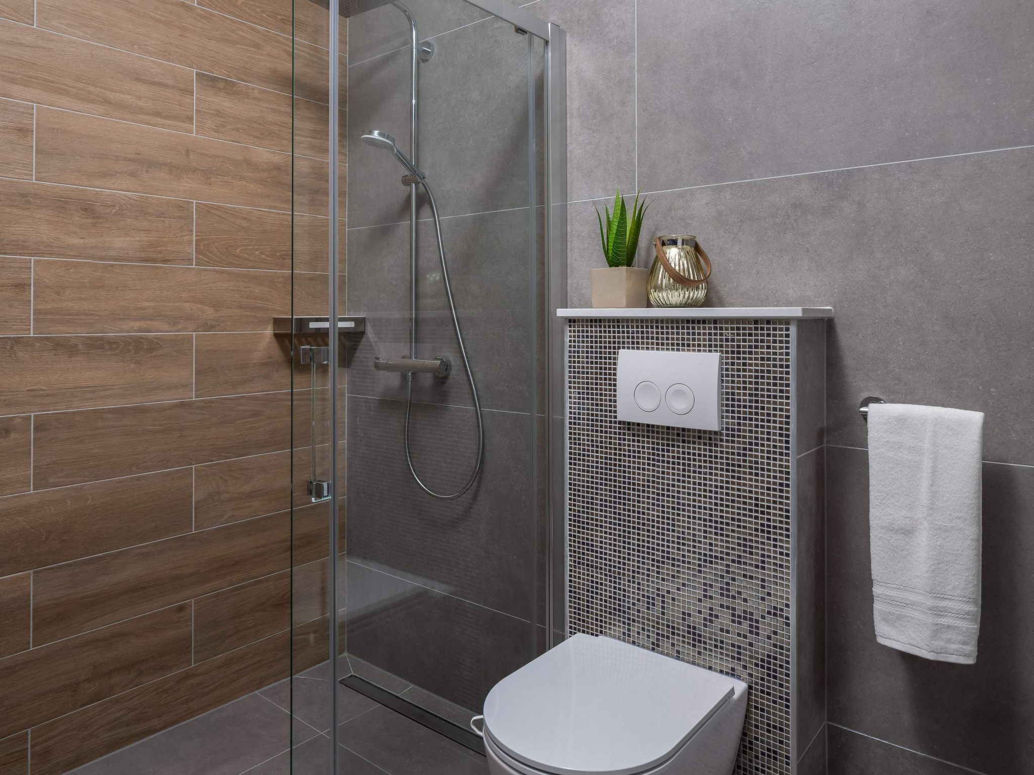 Villa in Strandnähe, Pool, Kinderspielplatz-Image-tags.info