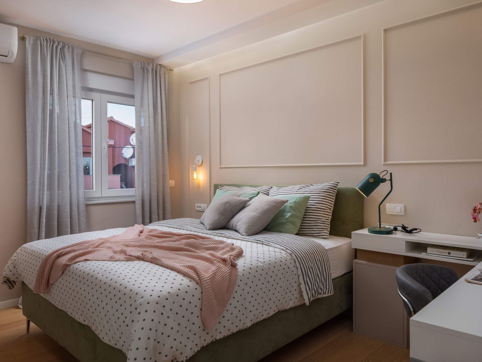 Villa in Strandnähe, Pool, Kinderspielplatz-Image-tags.info