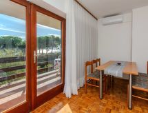 Appartement Kurta 1: sfeervol appartement op 20 meter van zee in Privlaka - thumbnail 4