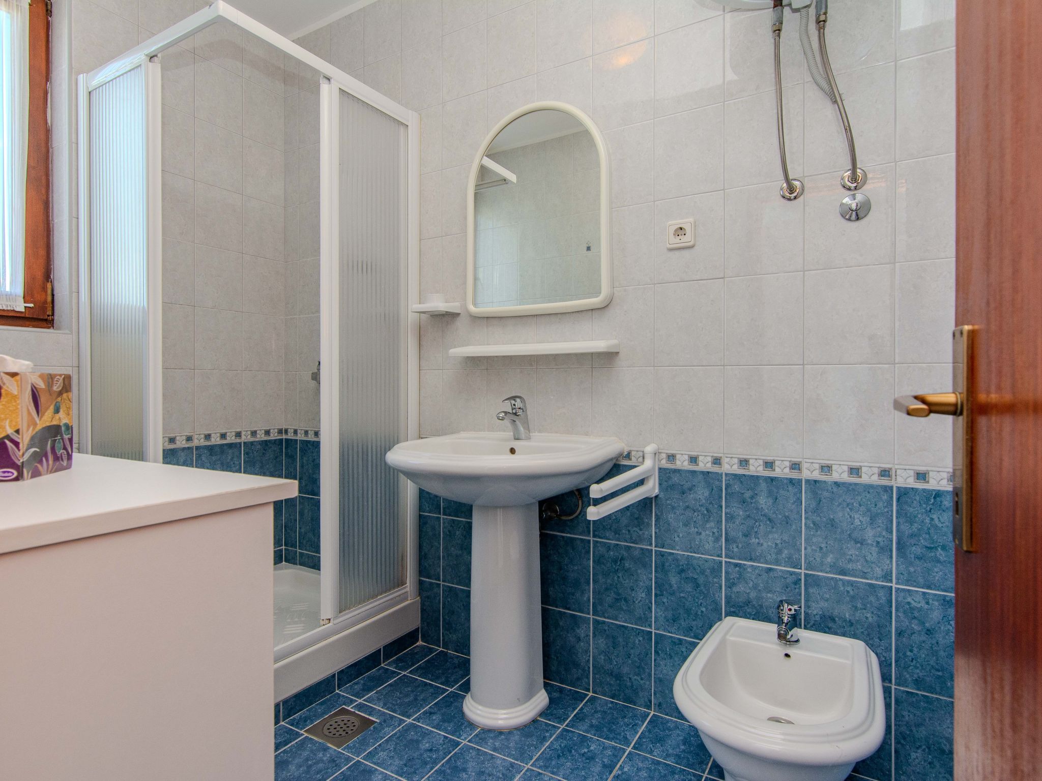 Apartment Kurta 1-Image-tags.info