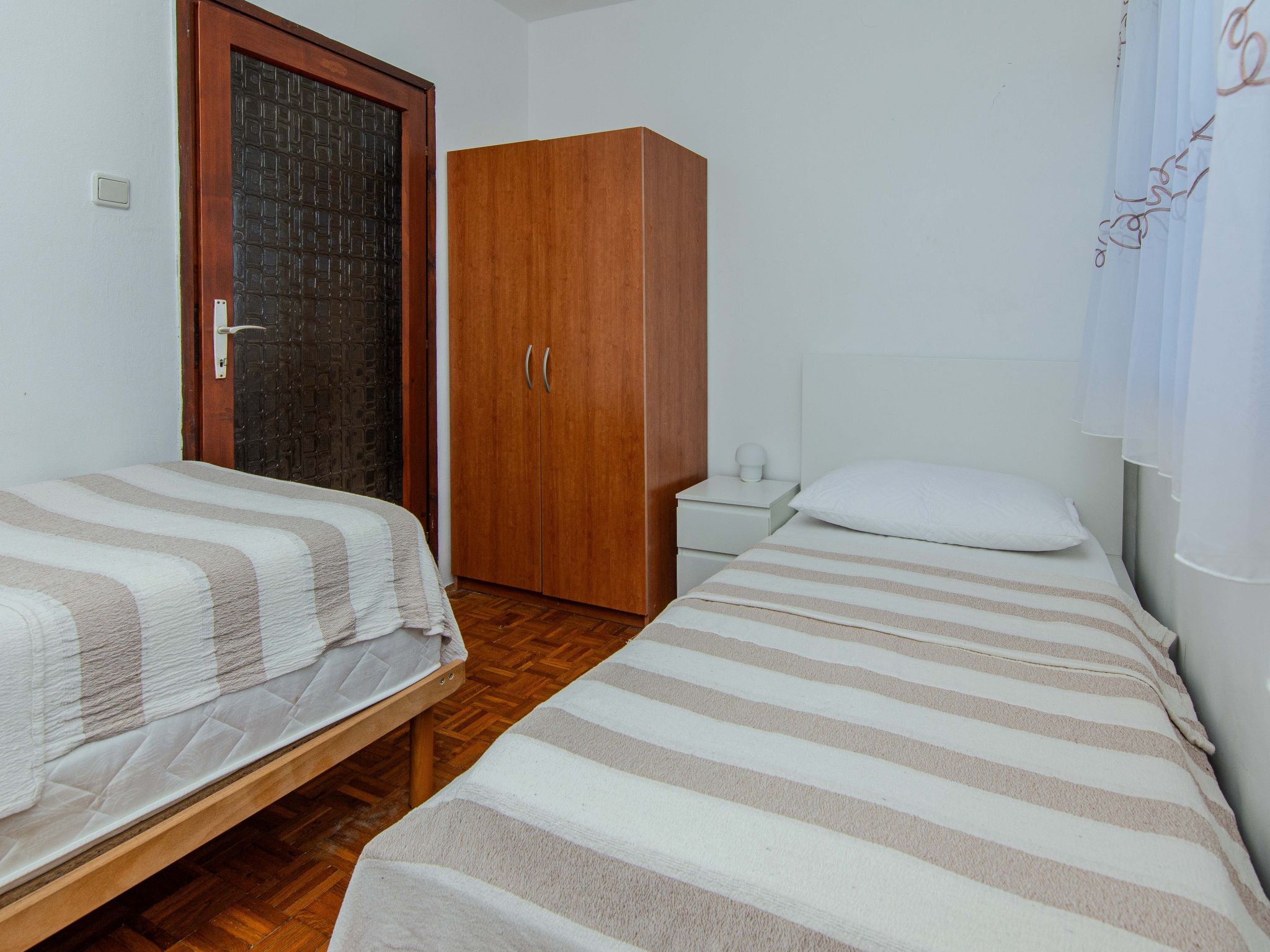 Apartment Kurta 2-Image-tags.info