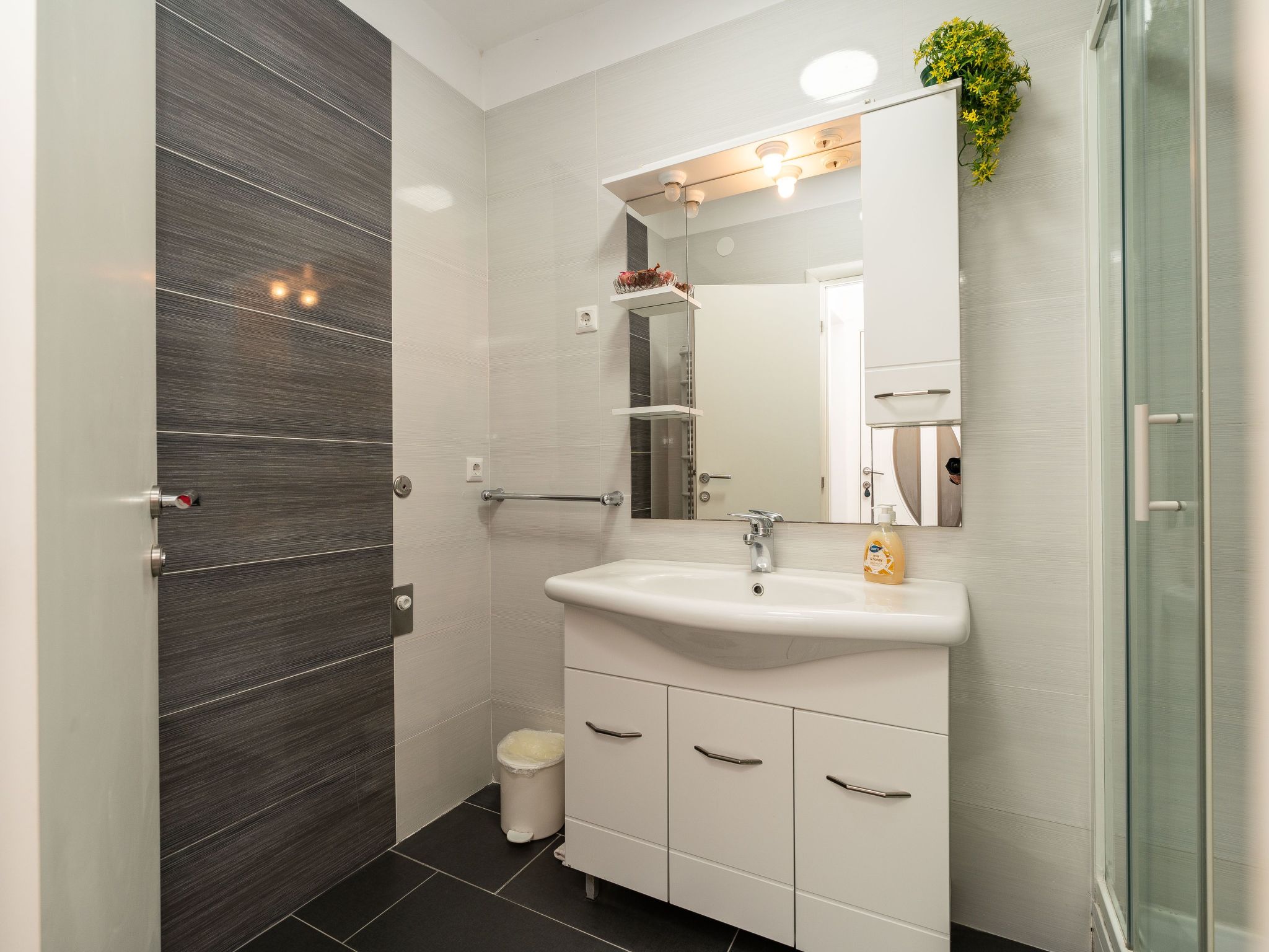 Apartment Grbic 4-Image-tags.info