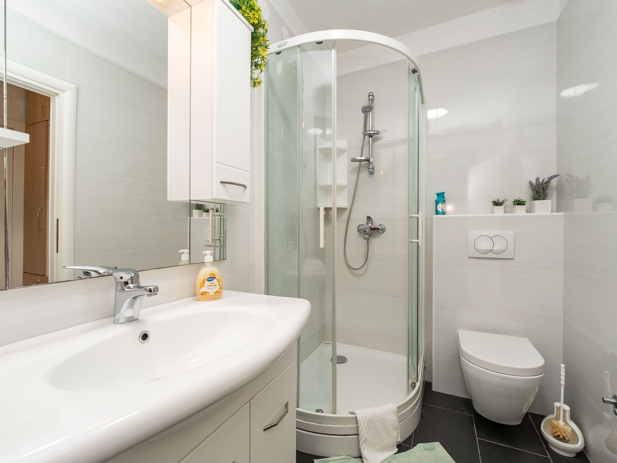 Apartment Grbic 4-Image-tags.info