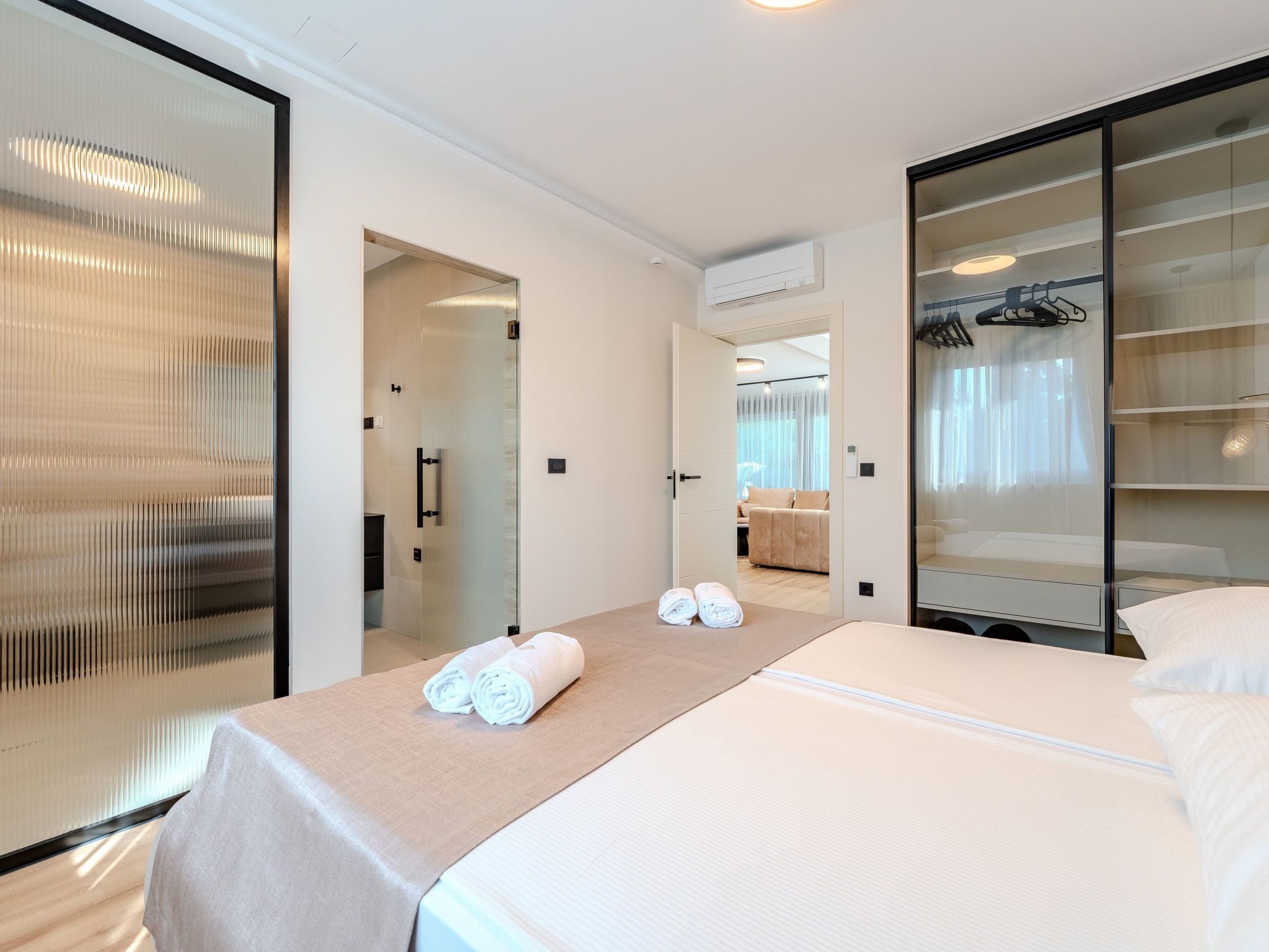 Villa Ballat-Image-tags.info