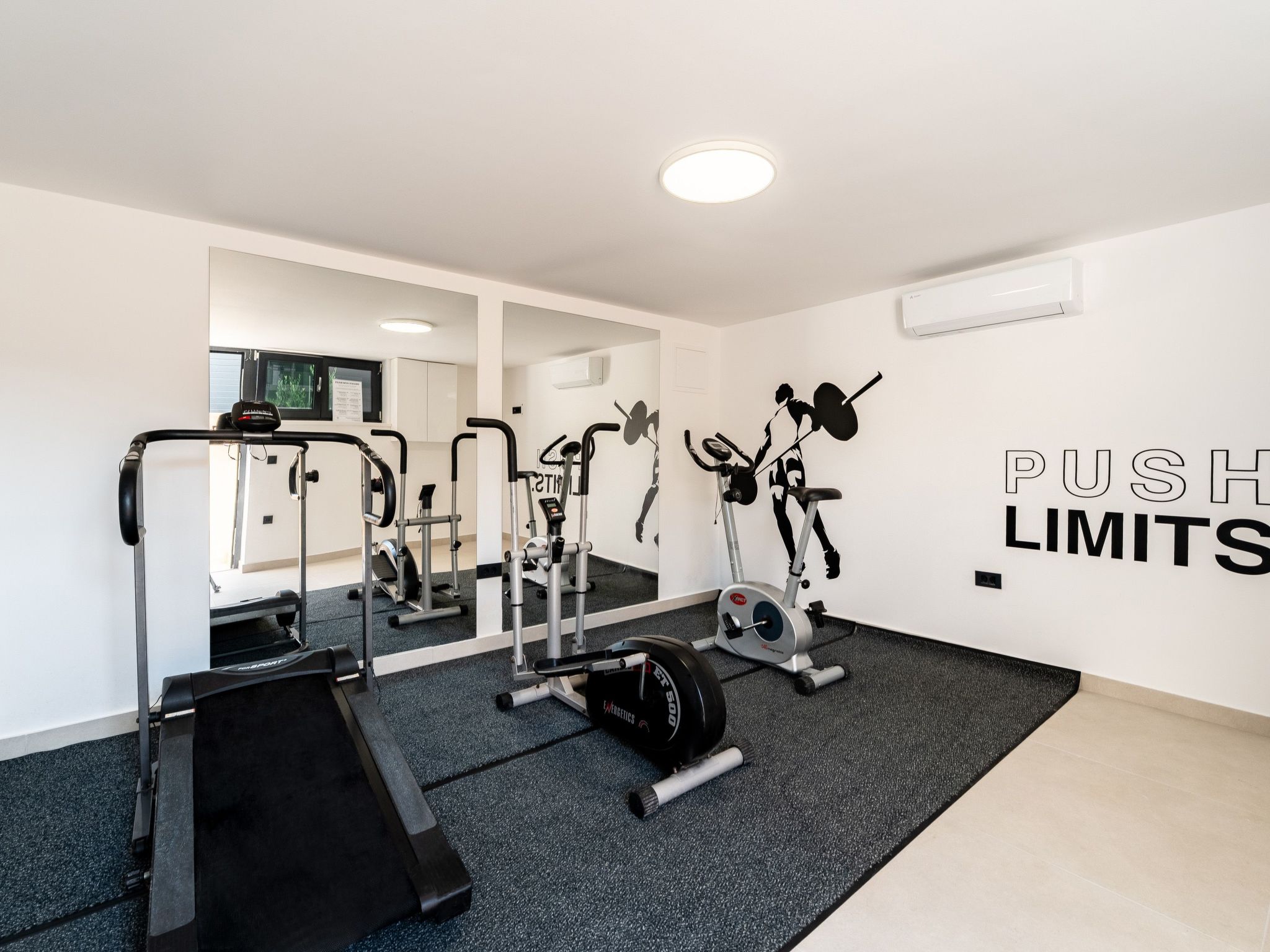 Villa Ballat-Image-tags.info