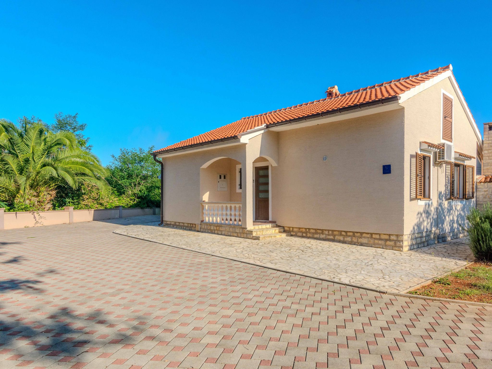 Holiday home Suric-Image-tags.info