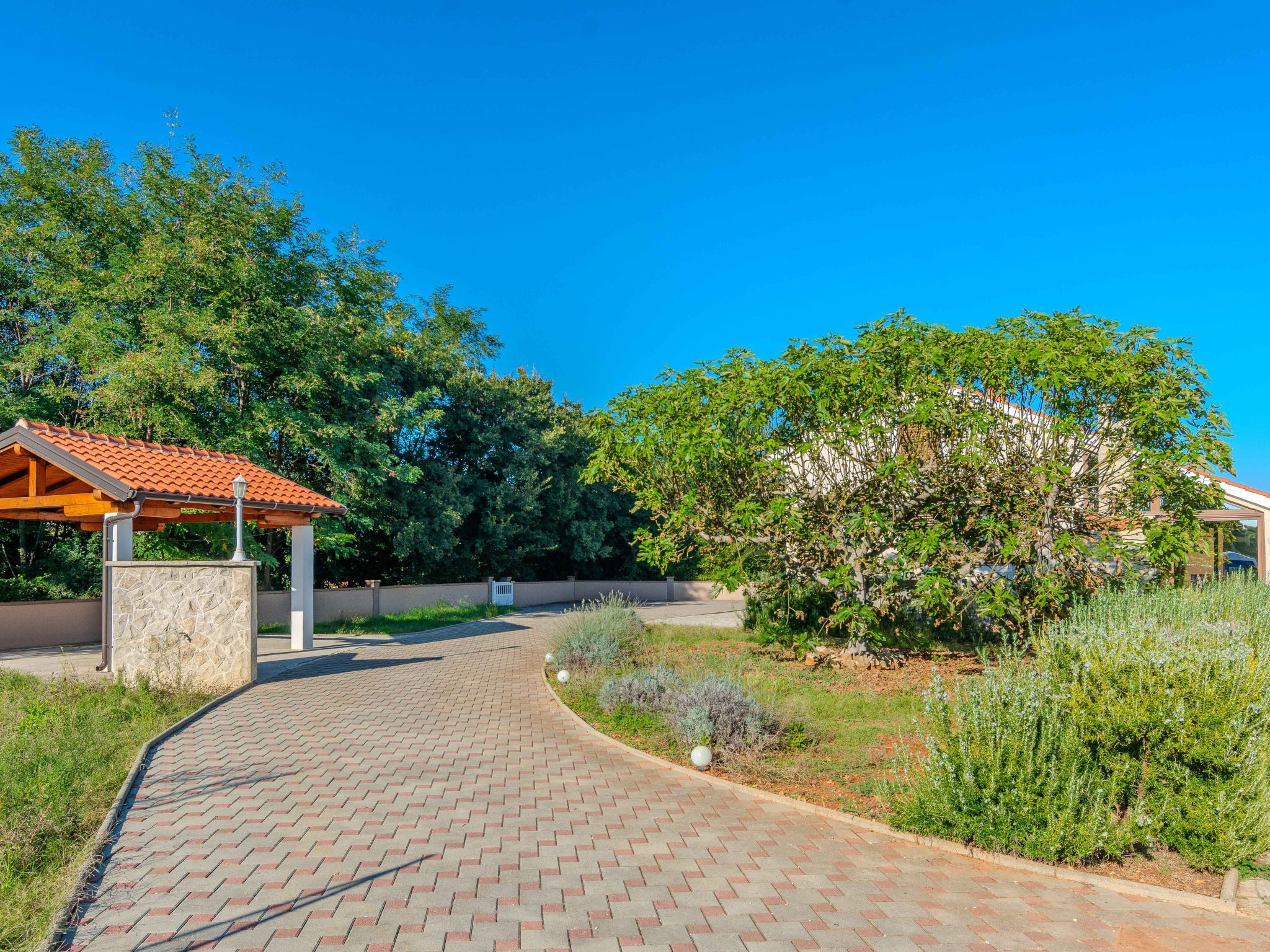 Holiday home Suric-Image-tags.info