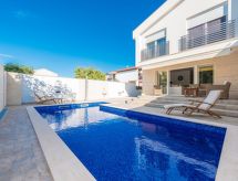 Villa Ema - beheizter Salzwasserpool, Fitnessraum und Sauna