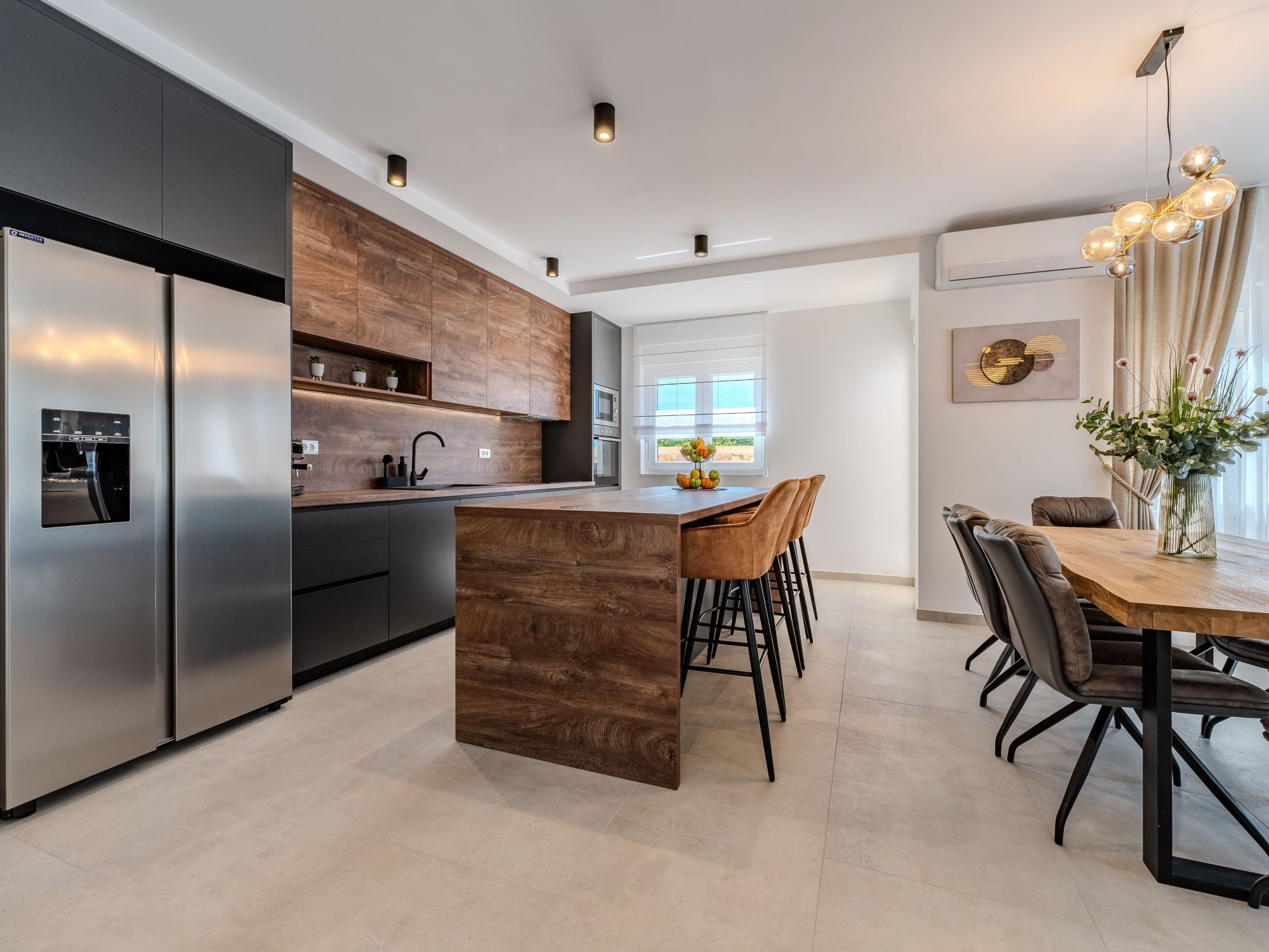 Neue Luxusvilla mit Pool - Agentur TA Leut-Drinnen