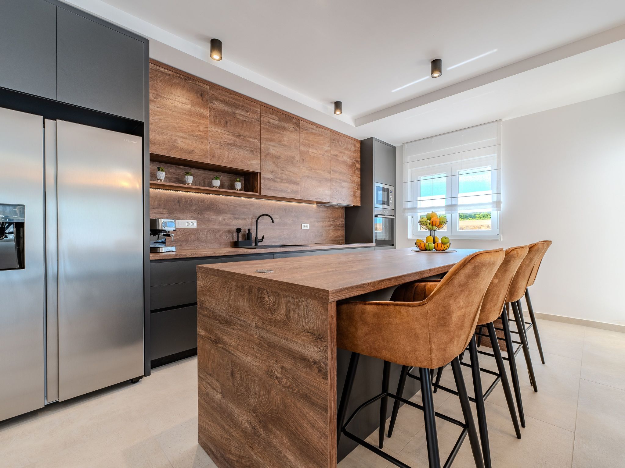 Neue Luxusvilla mit Pool - Agentur TA Leut-Drinnen