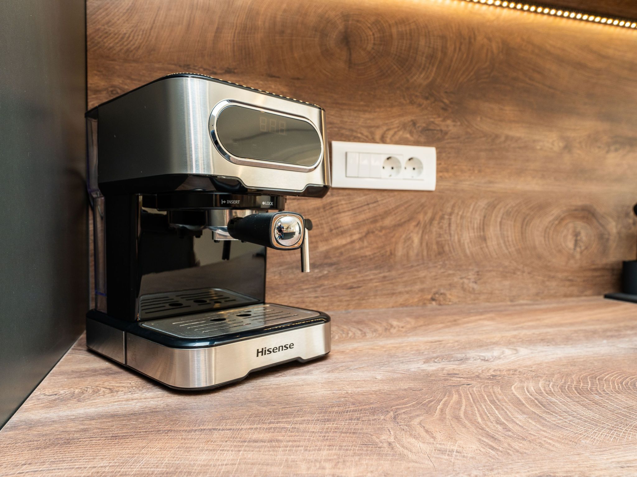 Neue Luxusvilla mit Pool - Agentur TA Leut-Drinnen