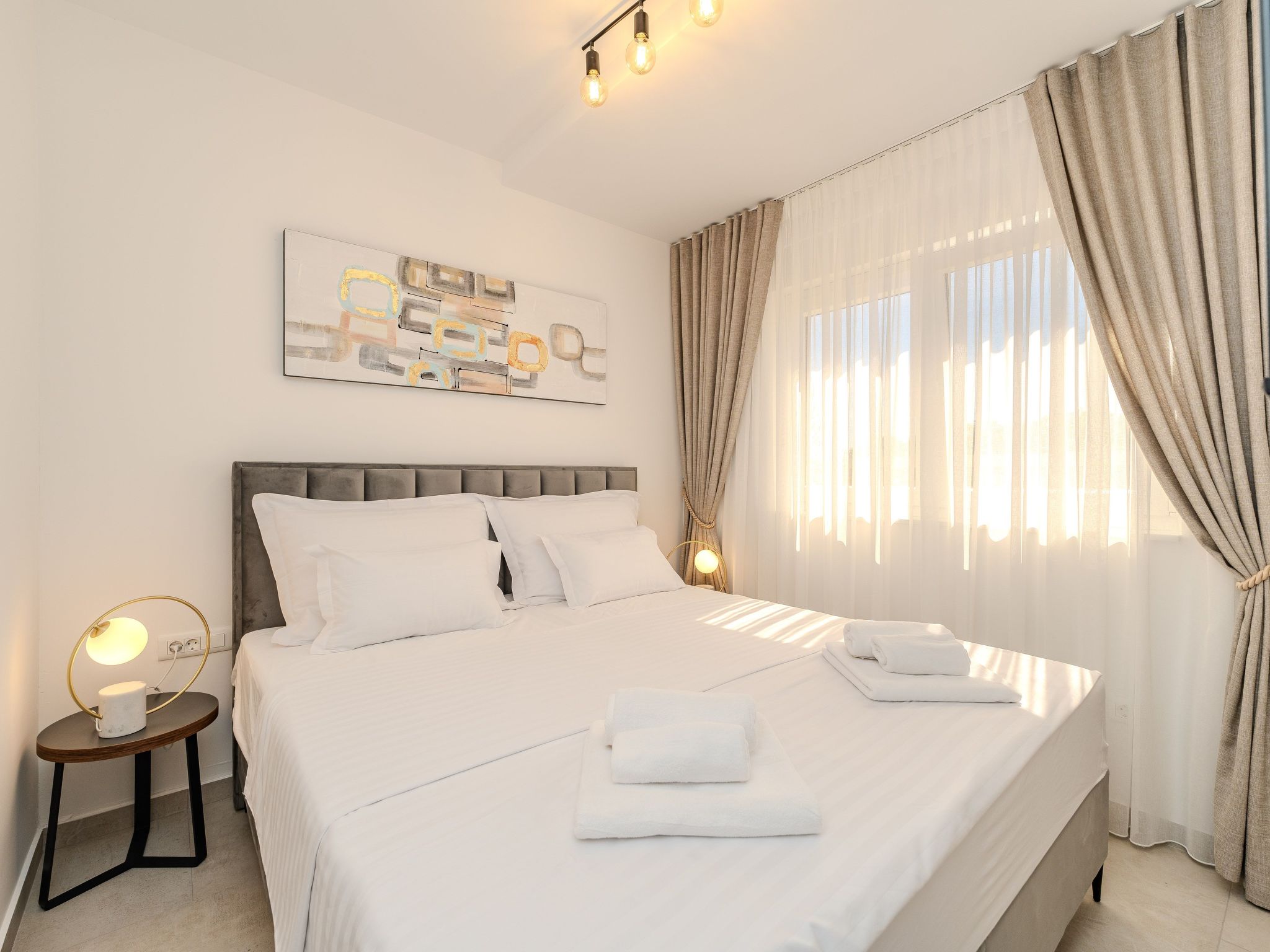 Neue Luxusvilla mit Pool - Agentur TA Leut-Drinnen