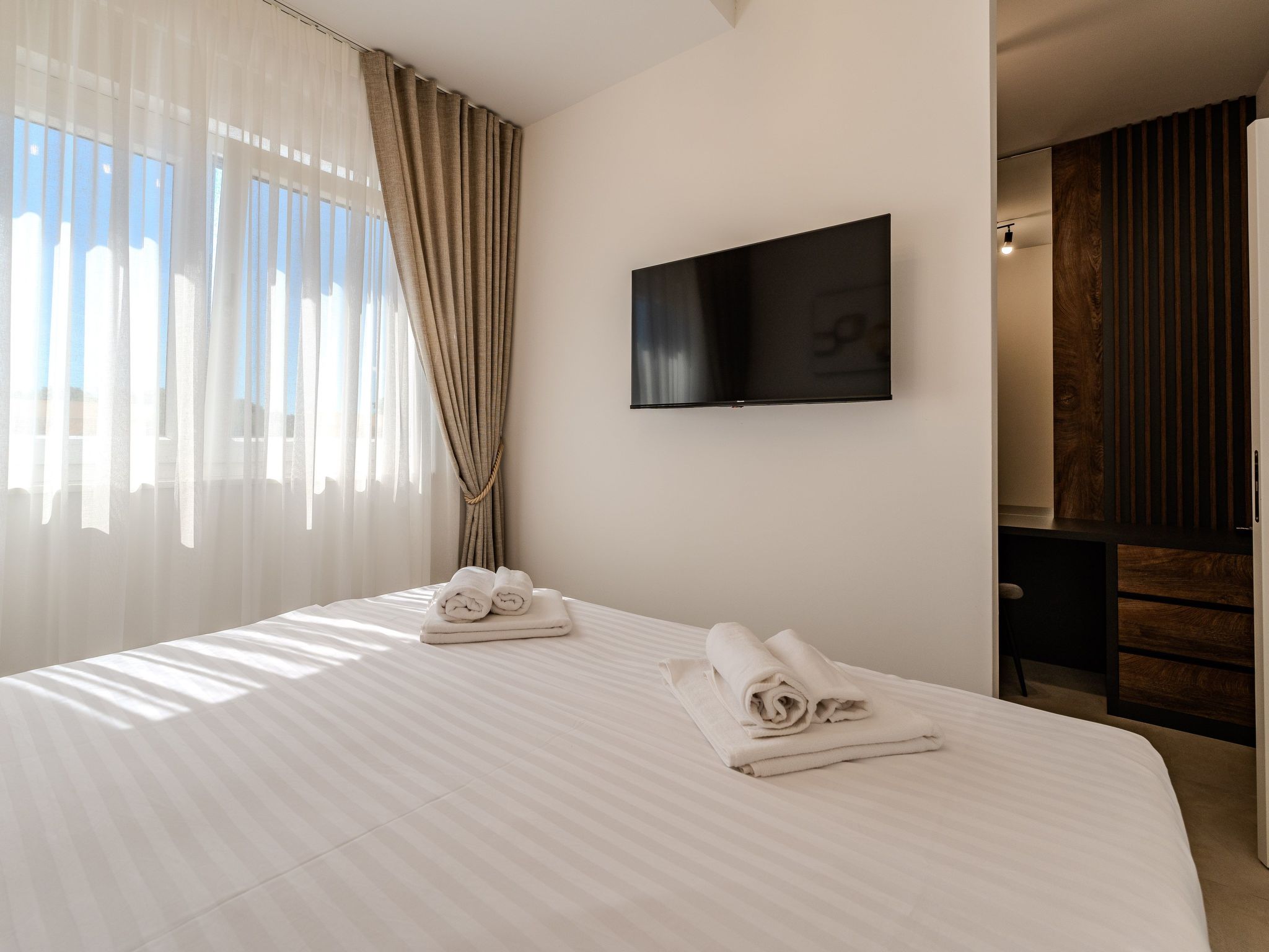 Neue Luxusvilla mit Pool - Agentur TA Leut-Drinnen