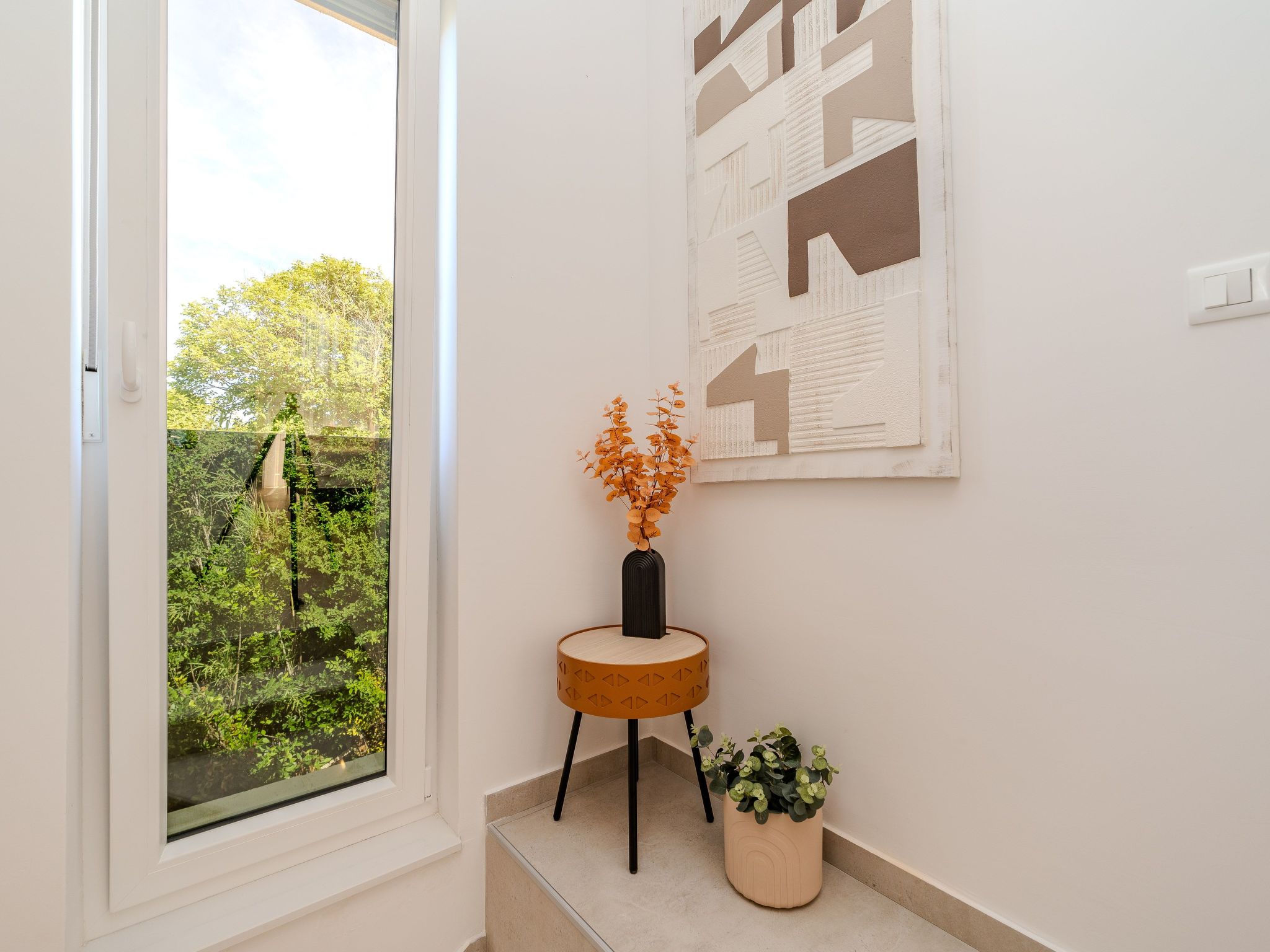 Neue Luxusvilla mit Pool - Agentur TA Leut-Image-tags.info