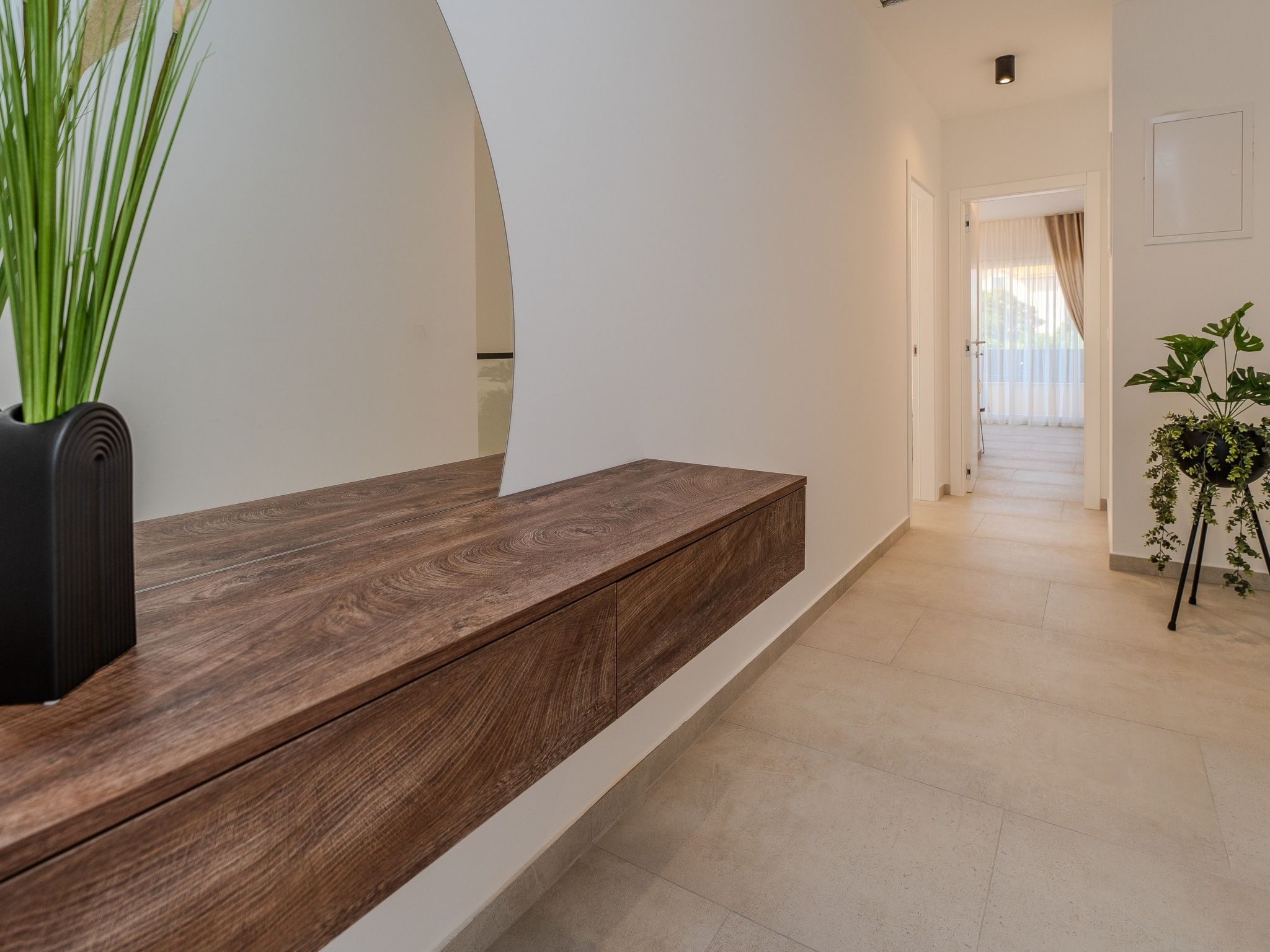 Neue Luxusvilla mit Pool - Agentur TA Leut-Drinnen