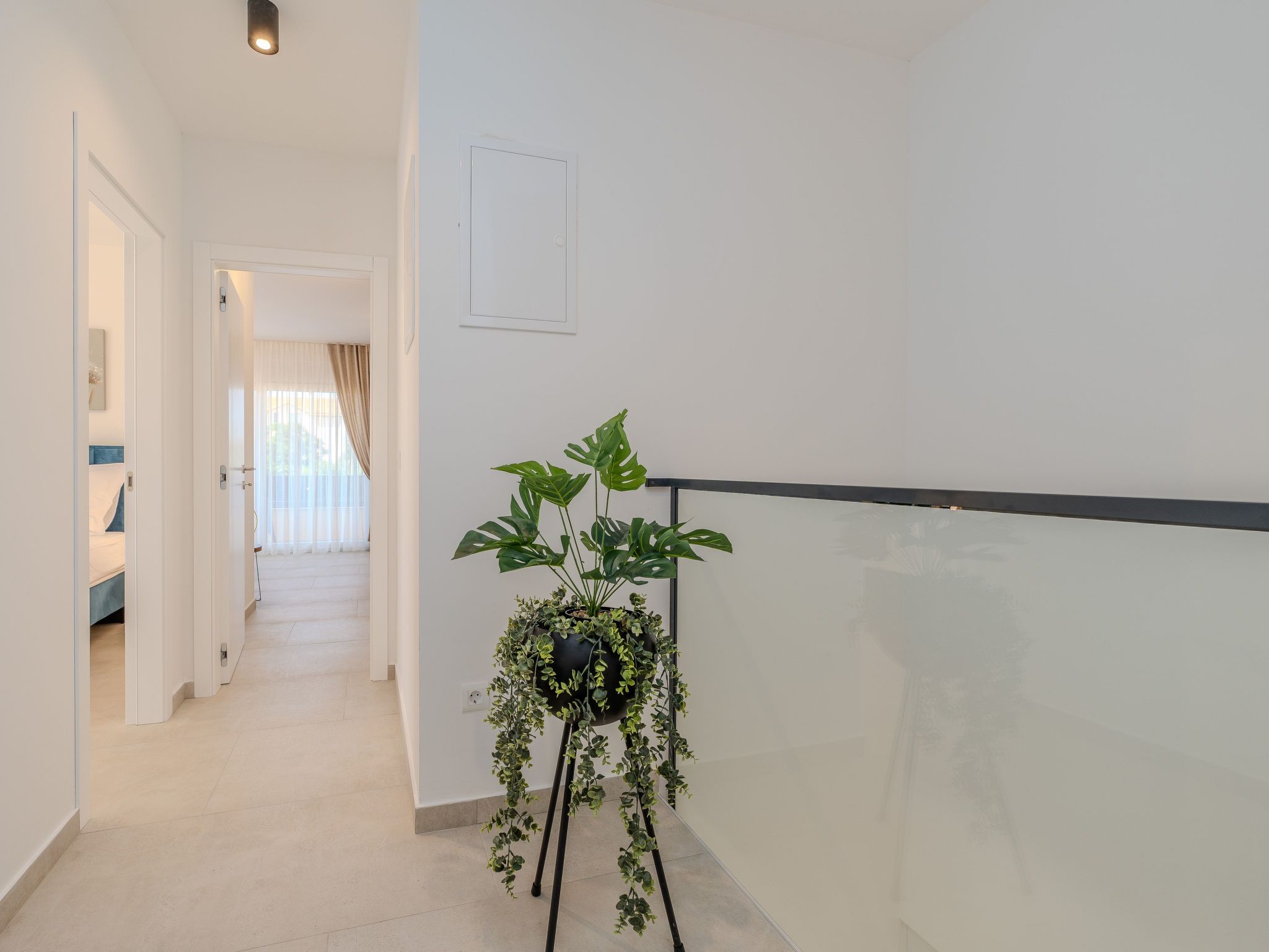 Neue Luxusvilla mit Pool - Agentur TA Leut-Drinnen