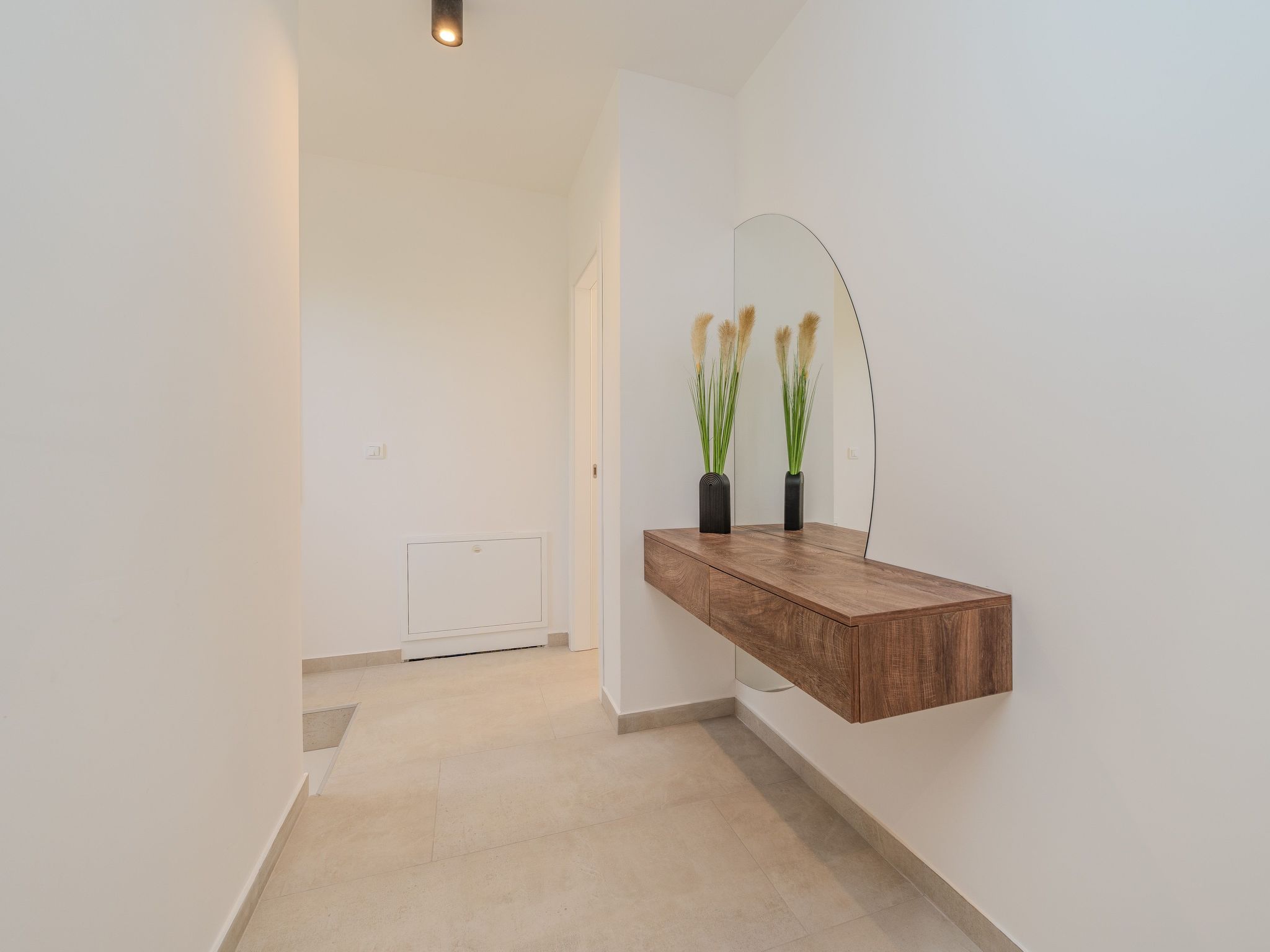 Neue Luxusvilla mit Pool - Agentur TA Leut-Drinnen