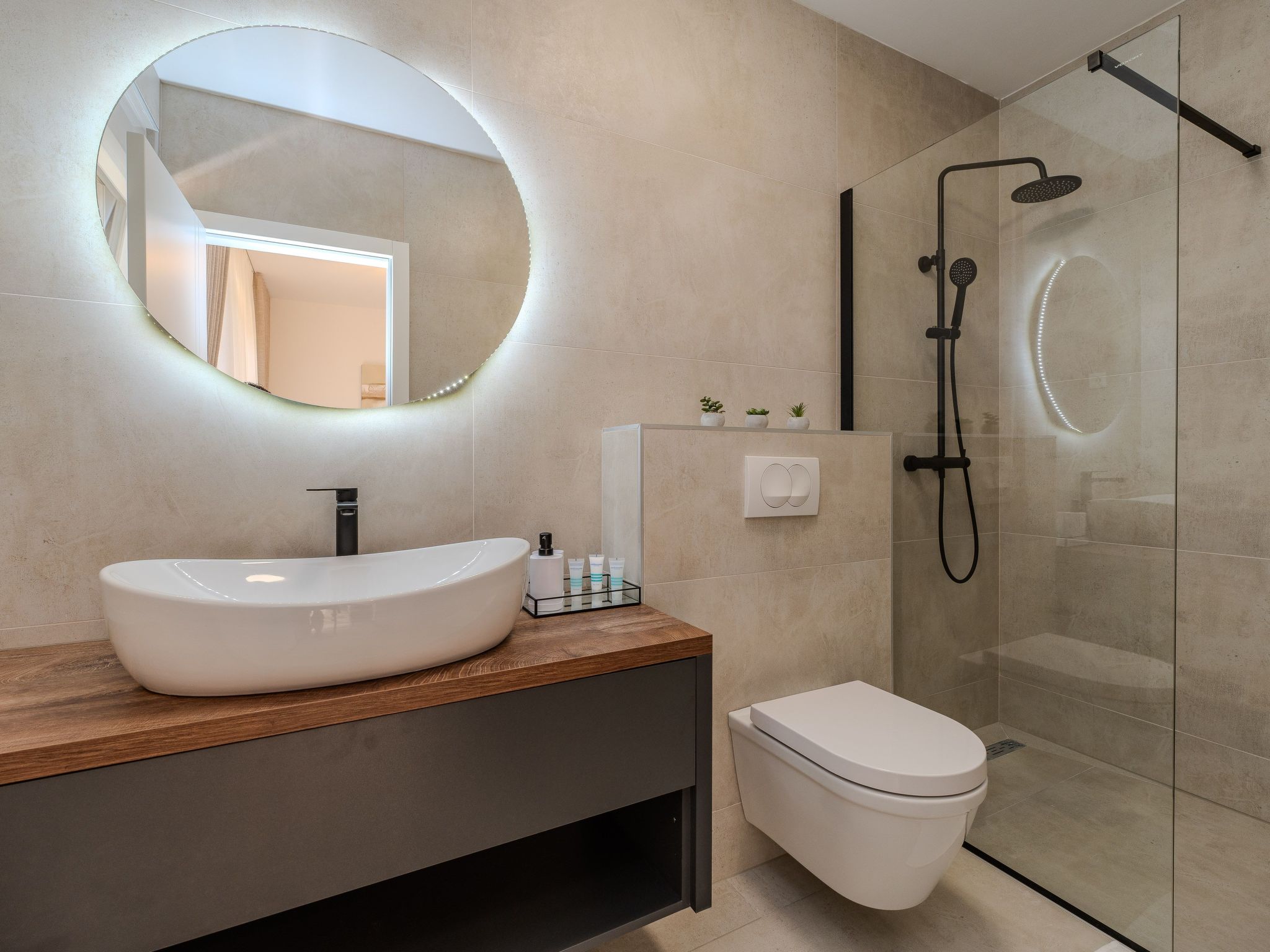 Neue Luxusvilla mit Pool - Agentur TA Leut-Image-tags.info