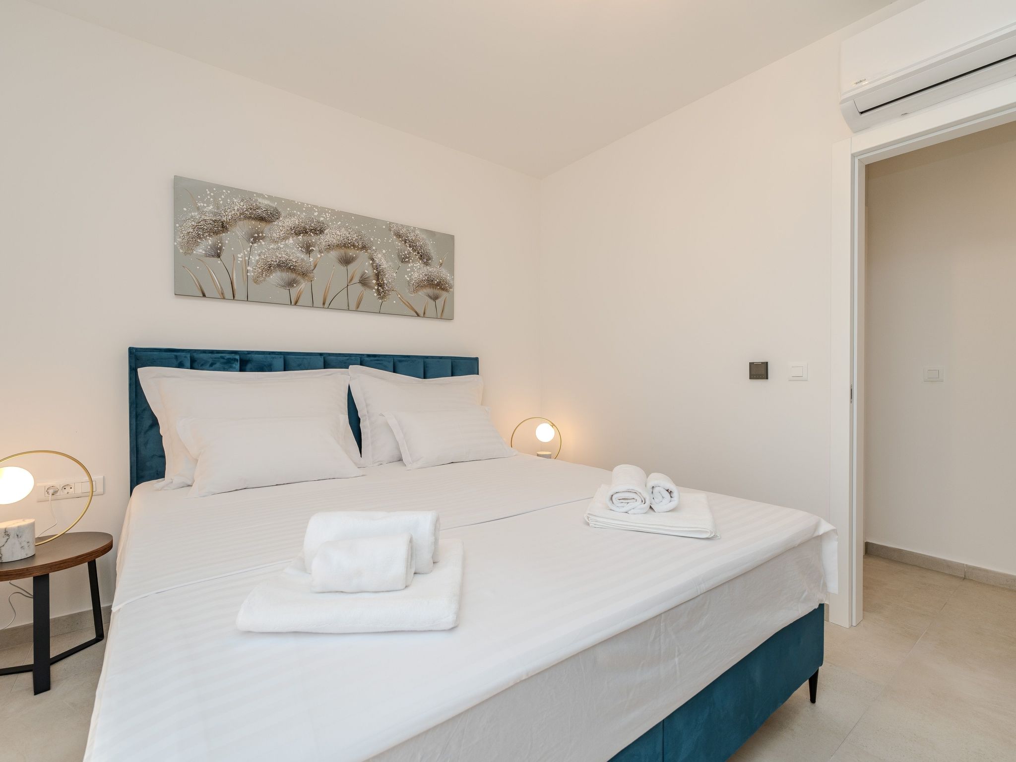 Neue Luxusvilla mit Pool - Agentur TA Leut-Drinnen