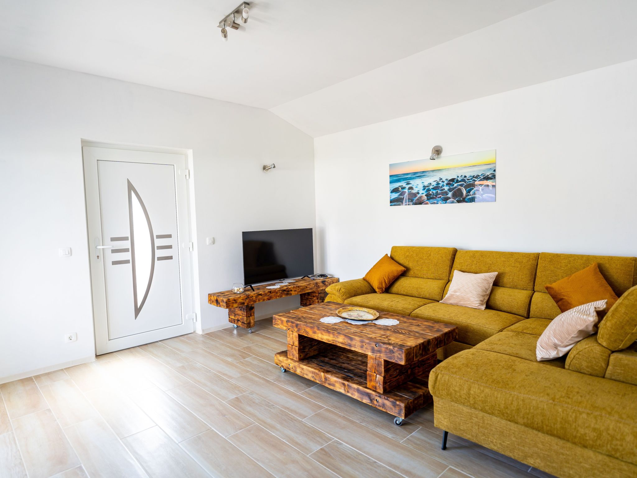 Wohnung Oase in der Nähe von Queen Beach - TA Leut Agency — Living Room (5 of 22)
