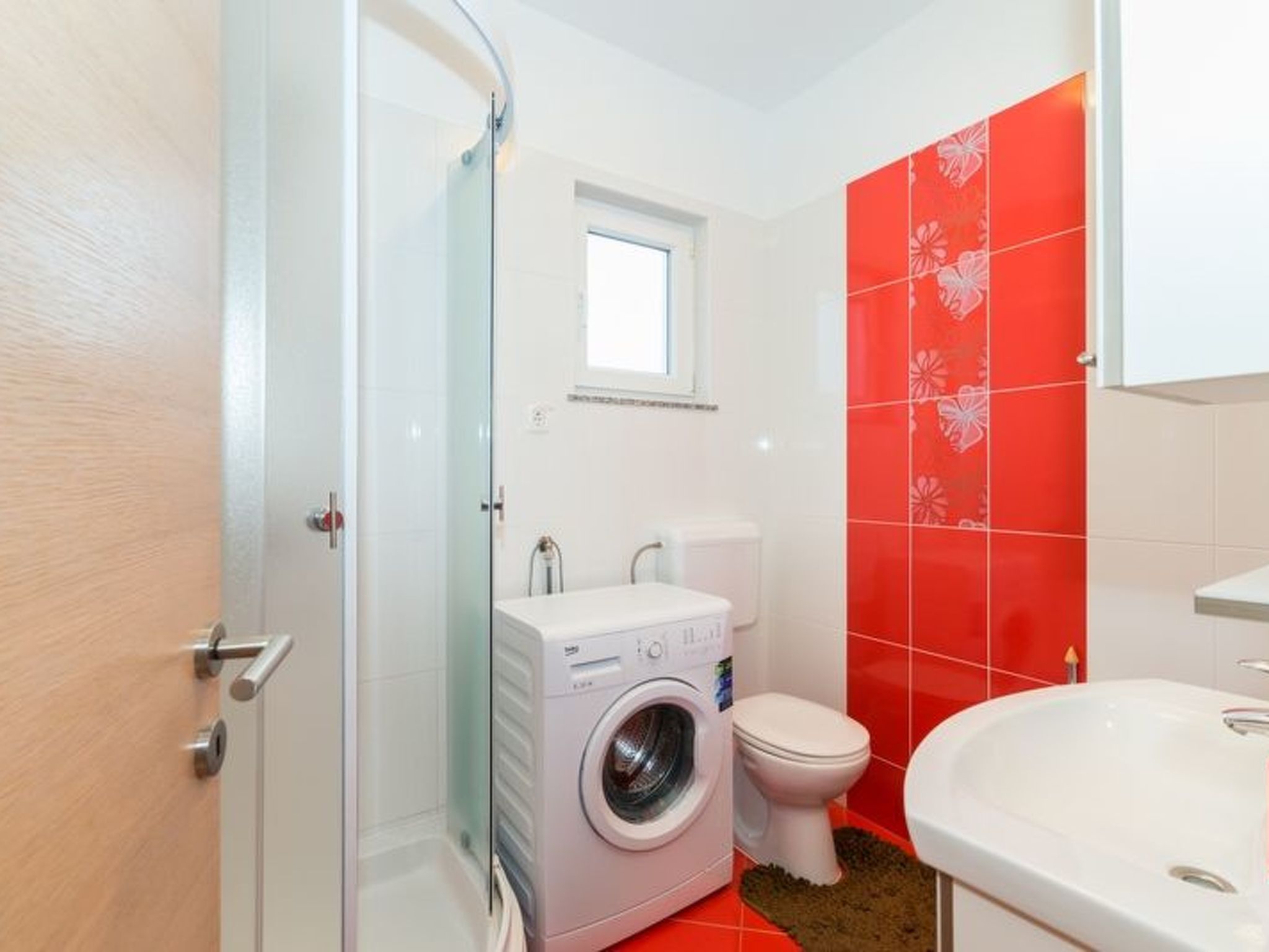 "Maestral 02" direkt am Strand-Drinnen