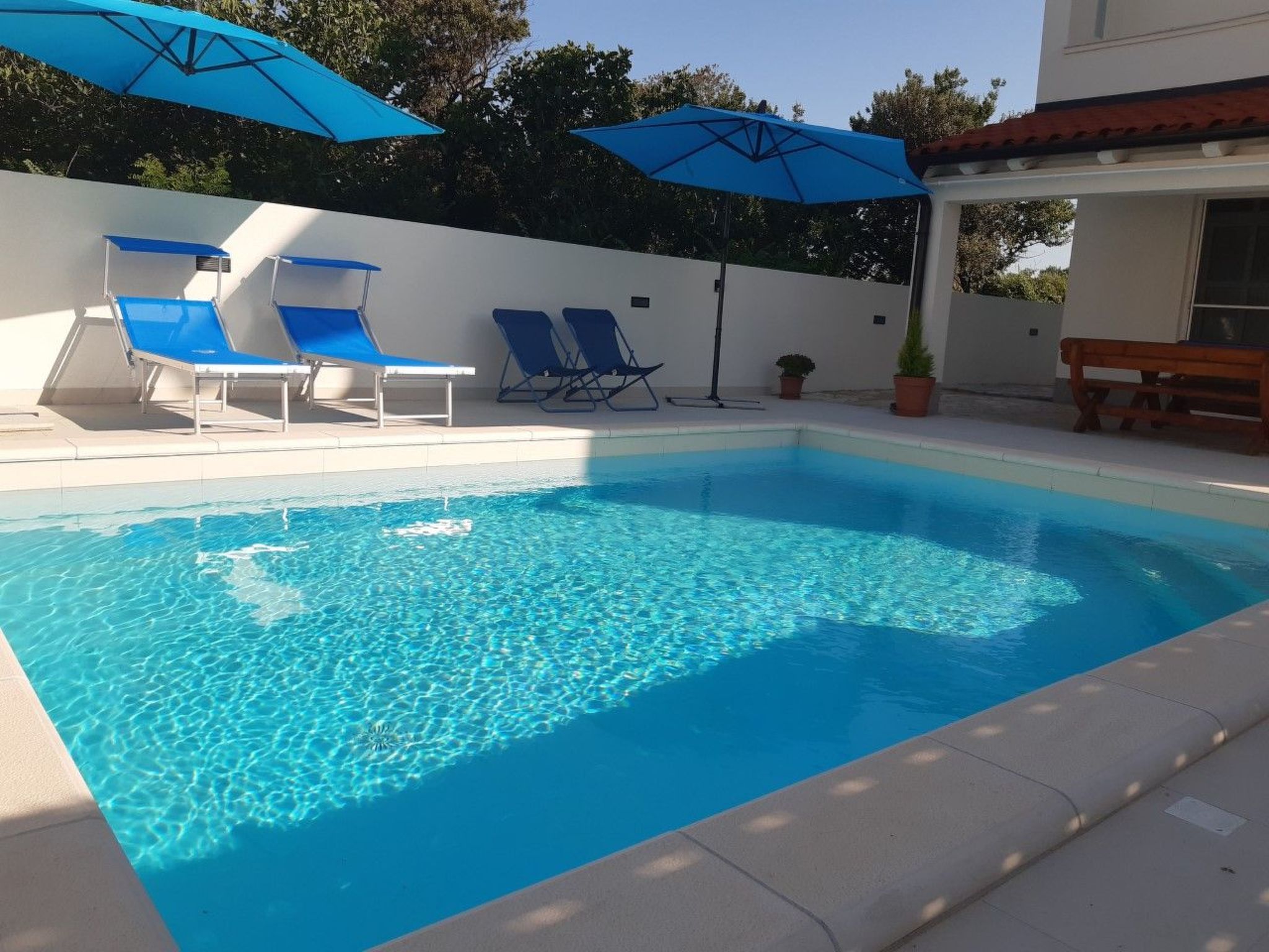 Luxuswohnung Bianca mit Pool — Pool Outdoor (2 of 21)