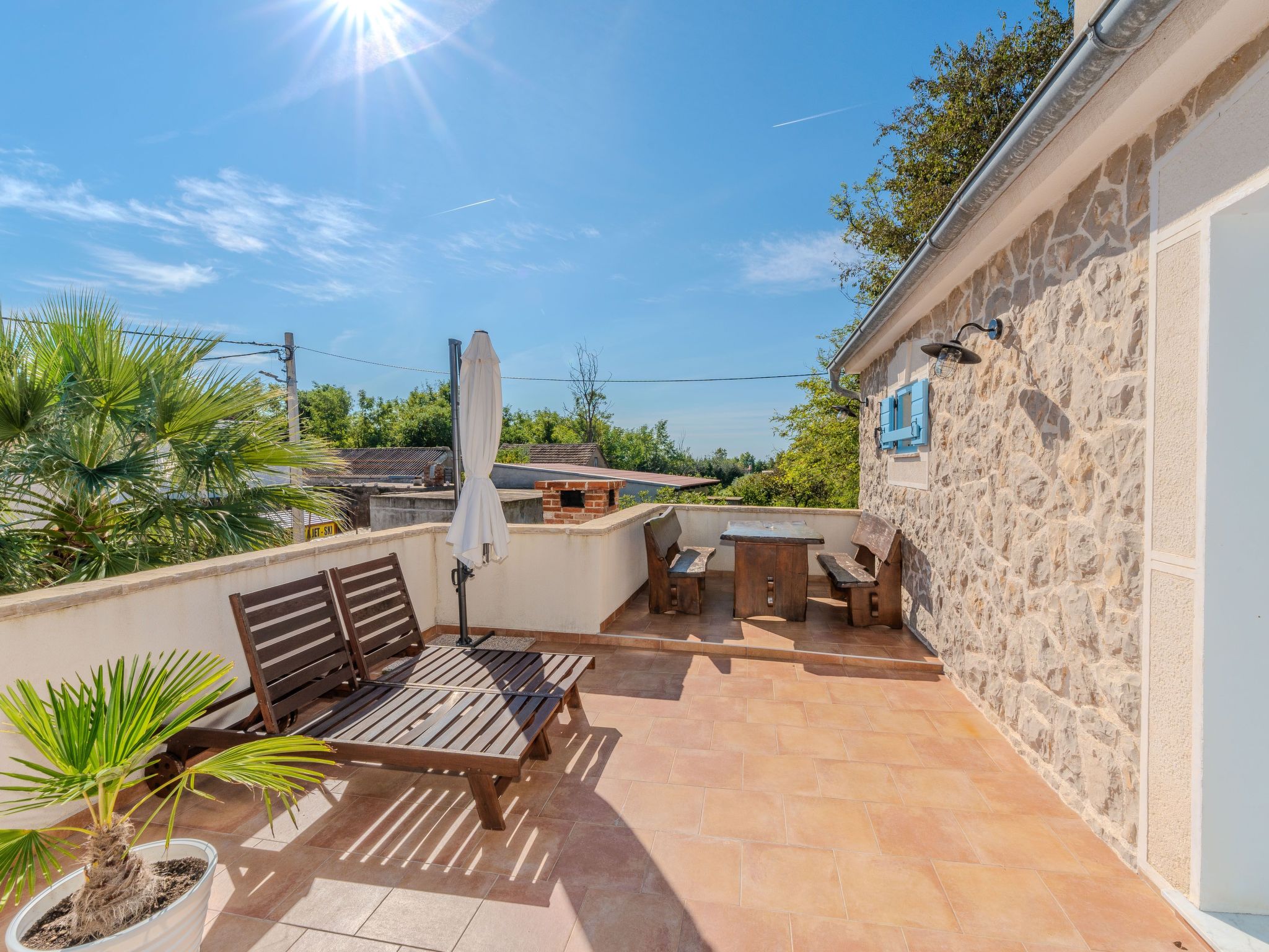 Vakantiehuis met omheinde tuin in Privlaka (Kroatië) 1 hond is welkom