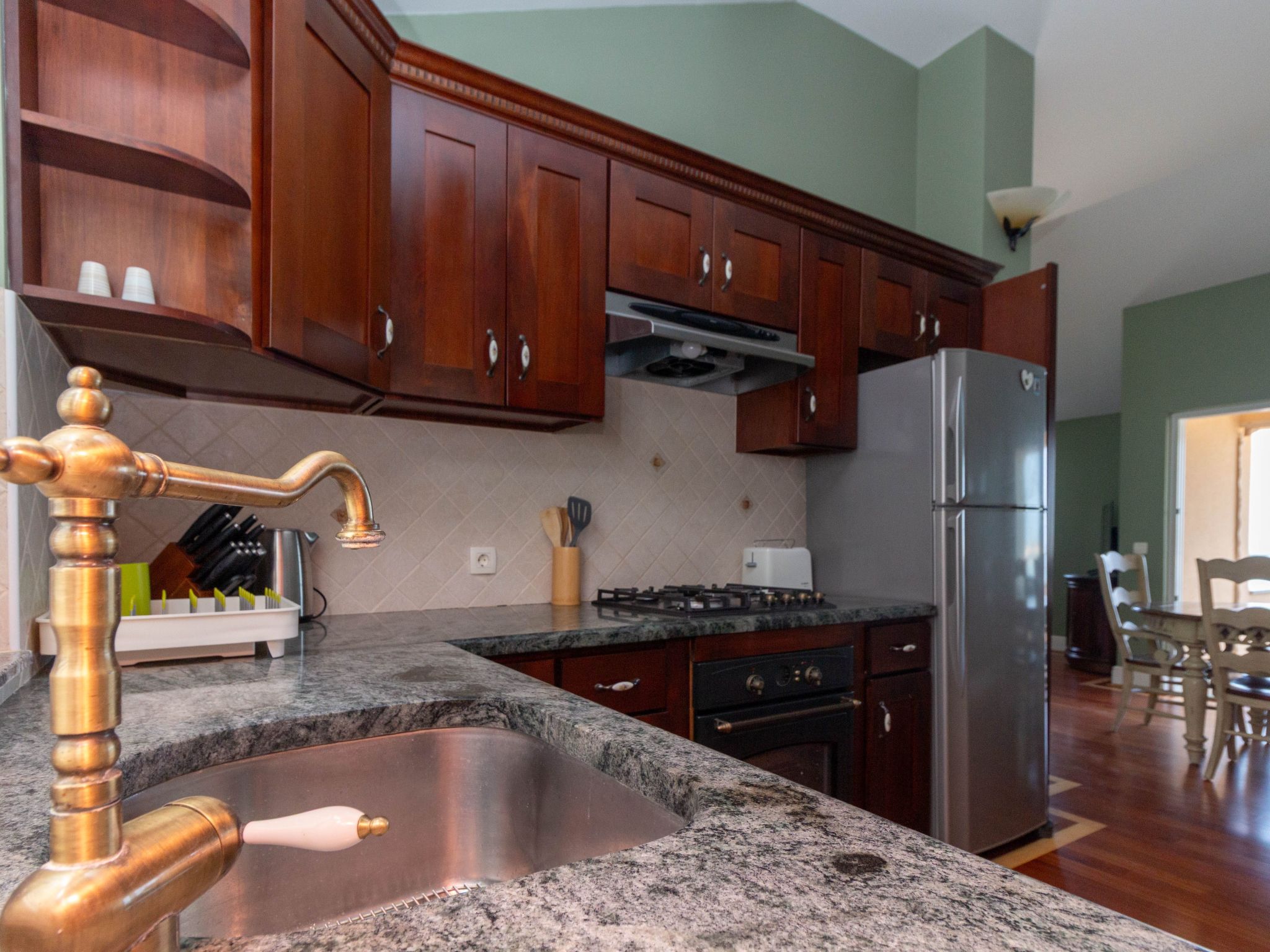 NEW Beachfront Wohnung mit Meerblick - TA Leut-Image-tags.info