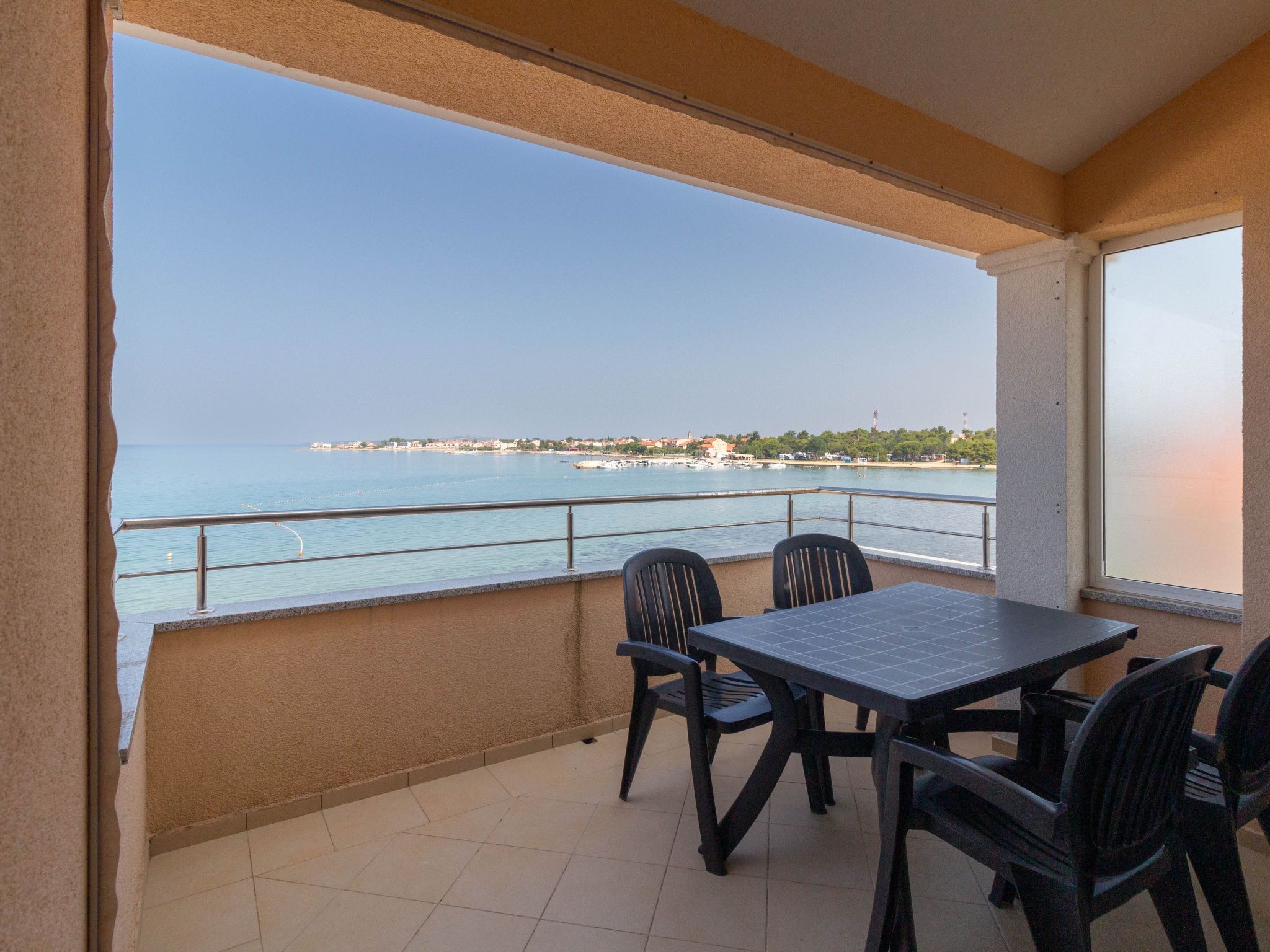 NEW Beachfront Wohnung mit Meerblick - TA Leut — Terrace (4 of 43)