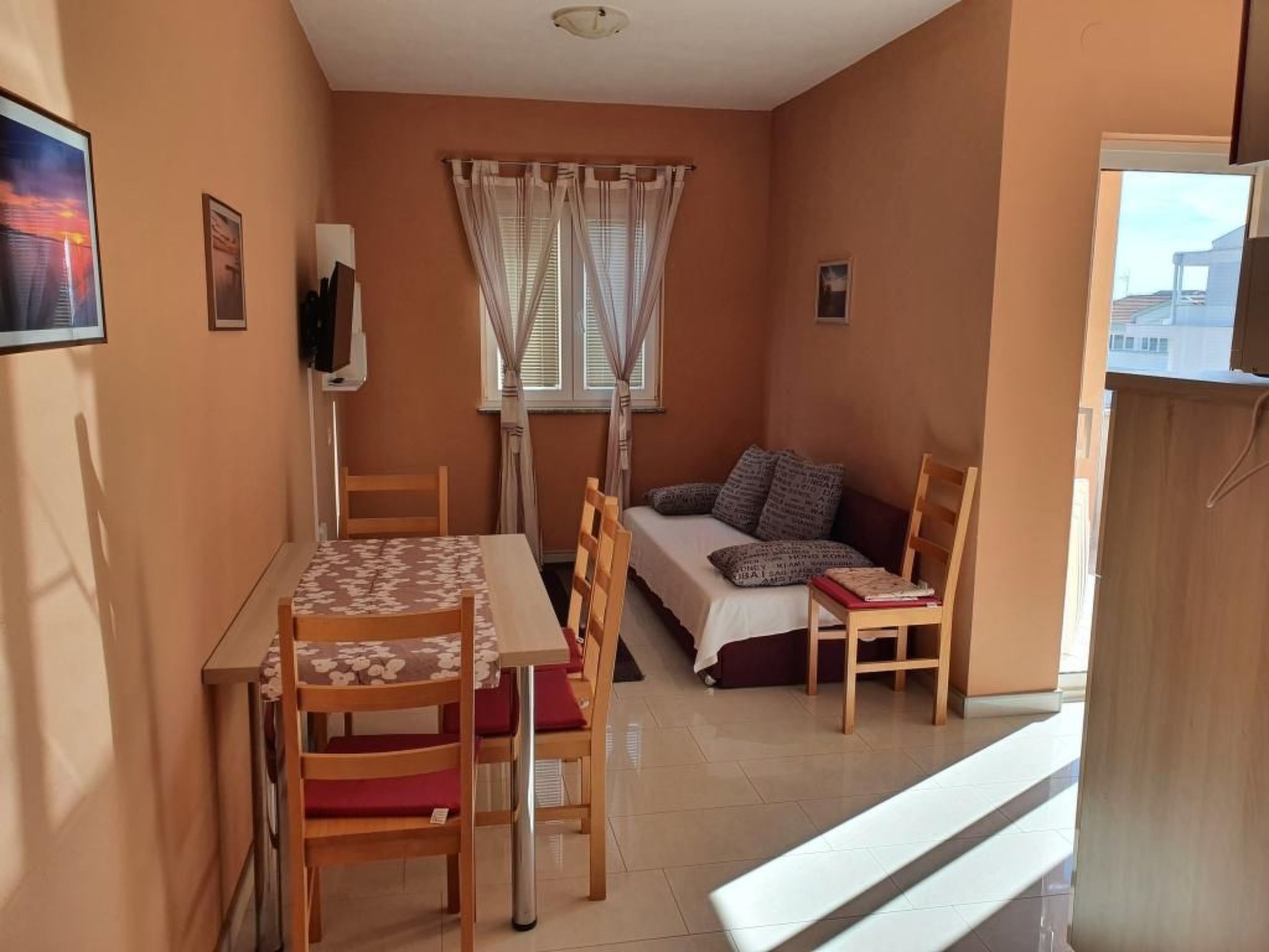 Wohnung "Maestral 03" direkt am Strand-Drinnen