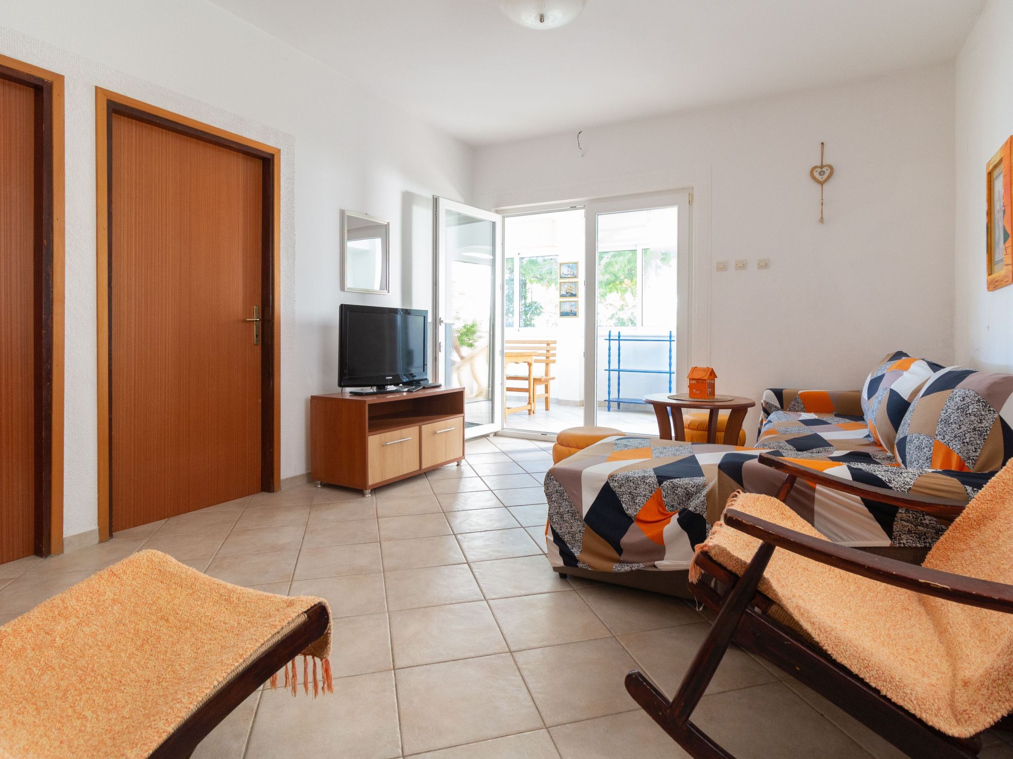 Appartement Mara in Strandnähe - von TA Leut Agency — Living Room (4 of 24)