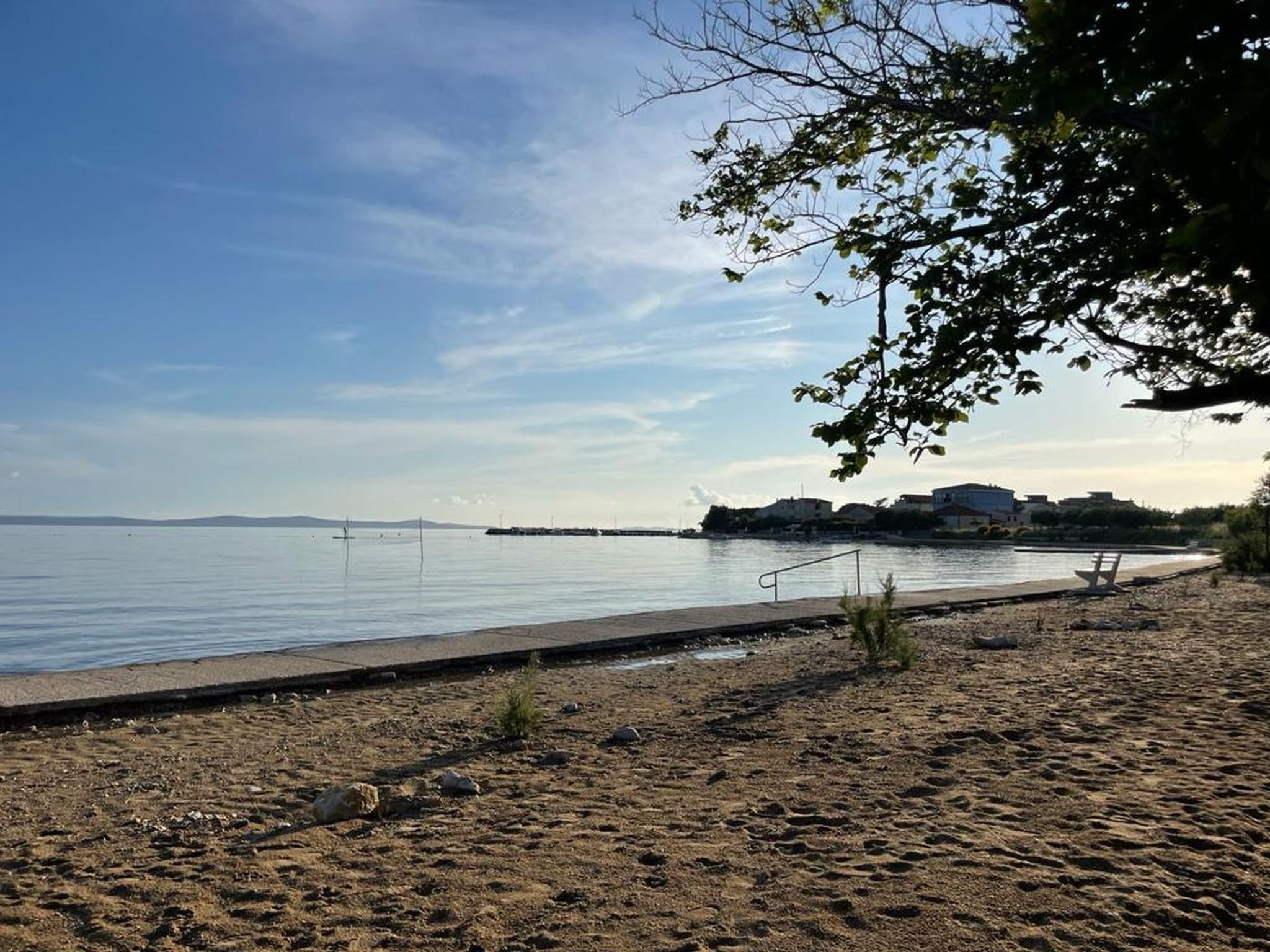 Zimmer "Graues Zimmer" mit privatem Balkon - Buiten