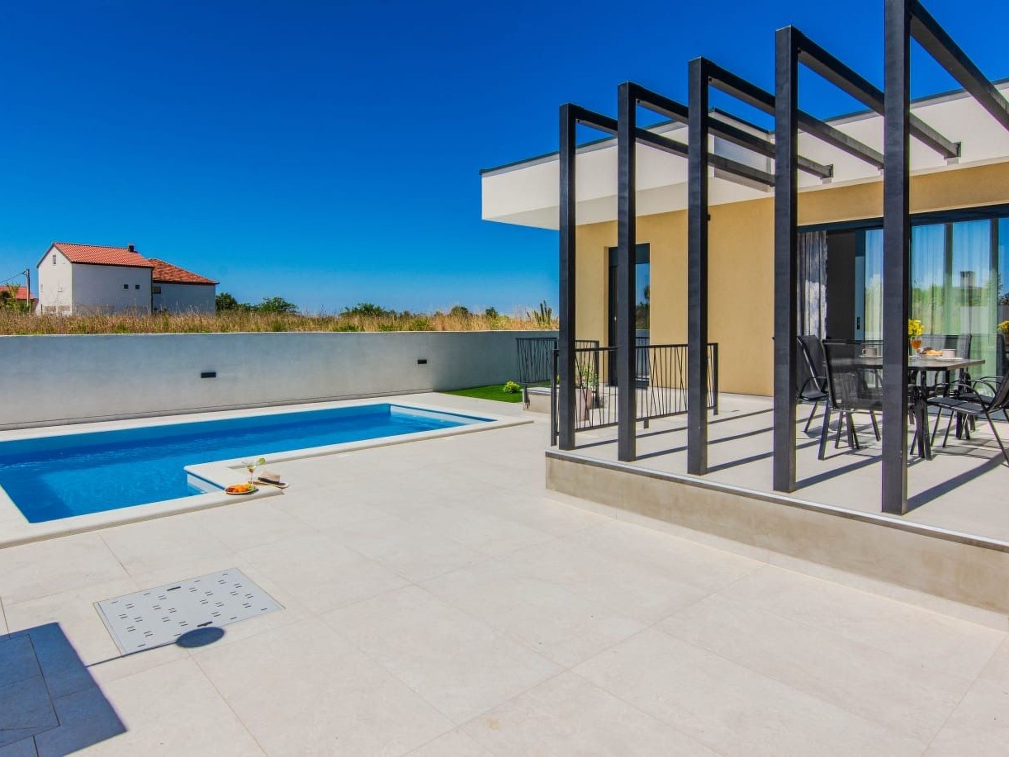 Neues modernes Poolhaus in Privlaka