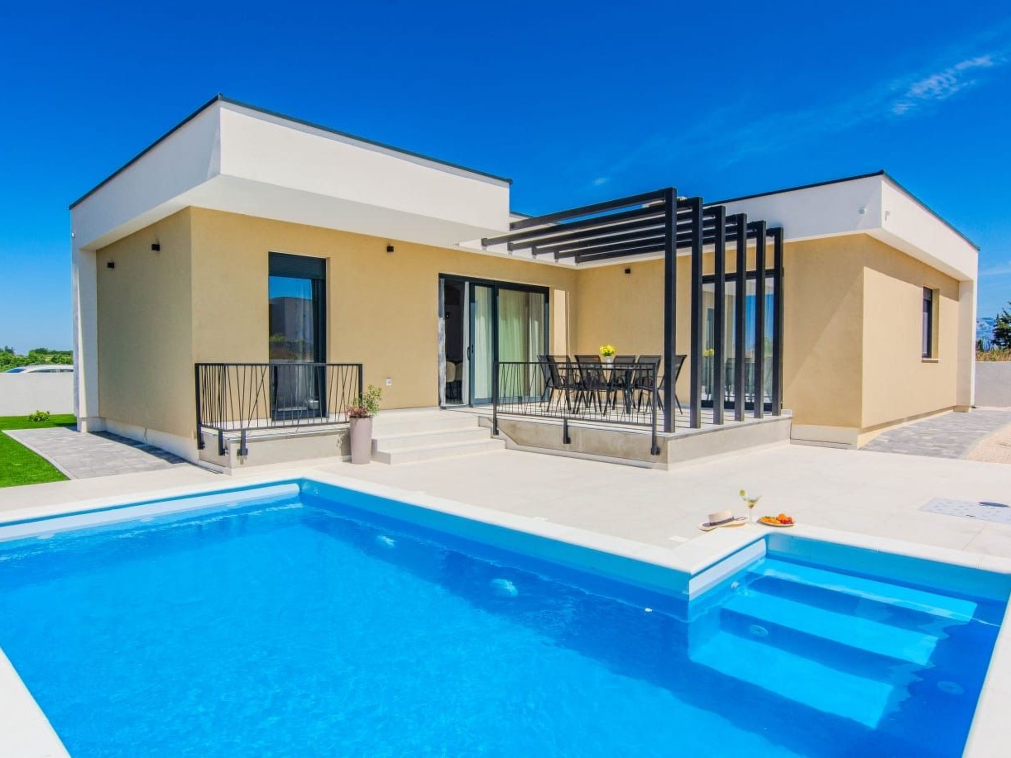 Neues modernes Poolhaus in Privlaka-Image-tags.info