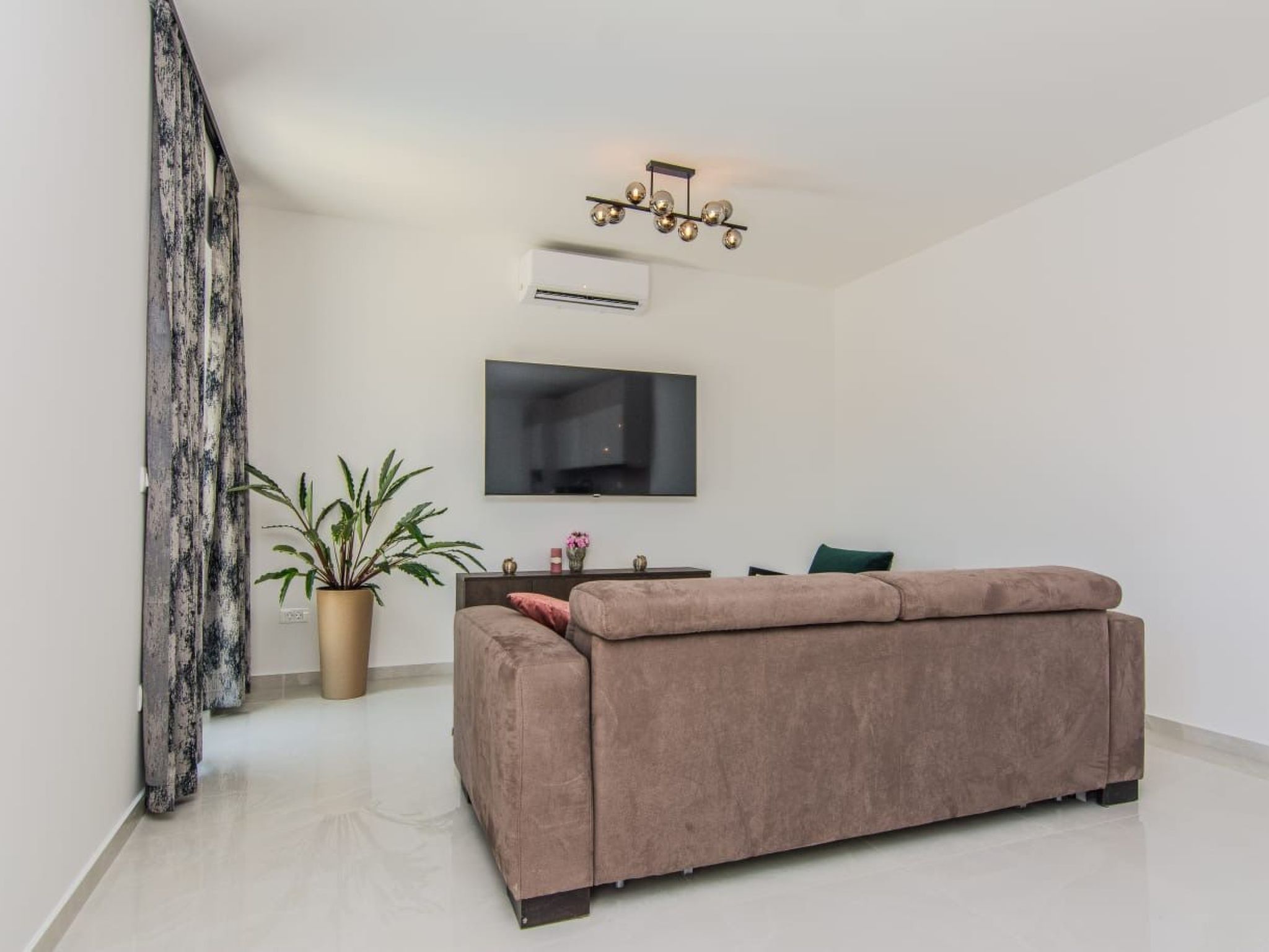 Neues modernes Poolhaus in Privlaka-Drinnen