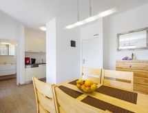 Appartement 4 Laura: Vrijstaand aan zee in Privlaka, 80m van het strand - thumbnail 3
