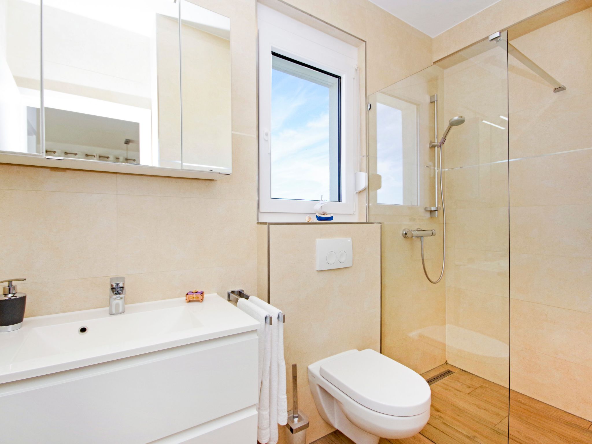 Appartement 4 Laura: Vrijstaand aan zee in Privlaka, 80m van het strand - foto 31