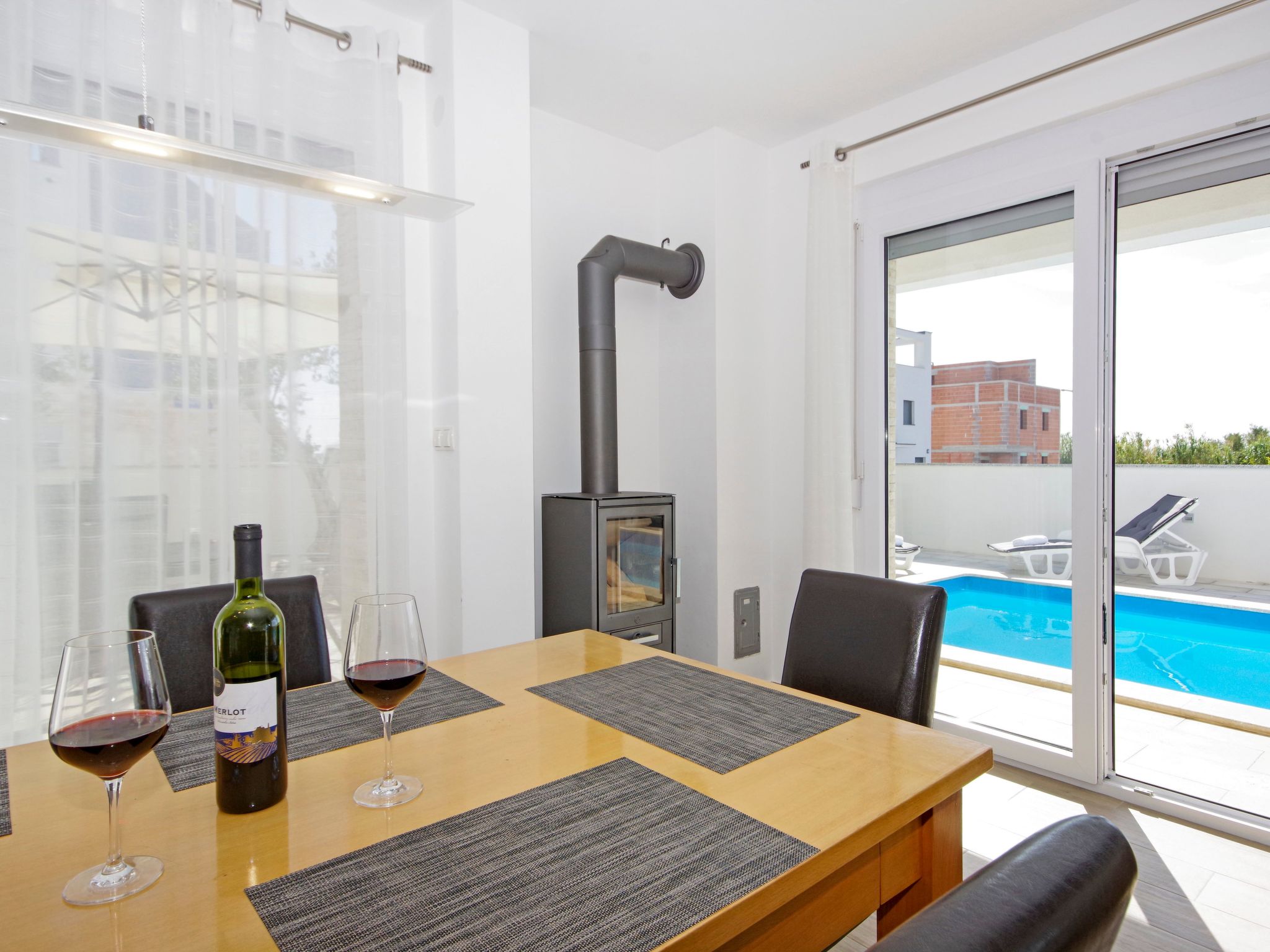 Apartment 1 Laura-Dedans